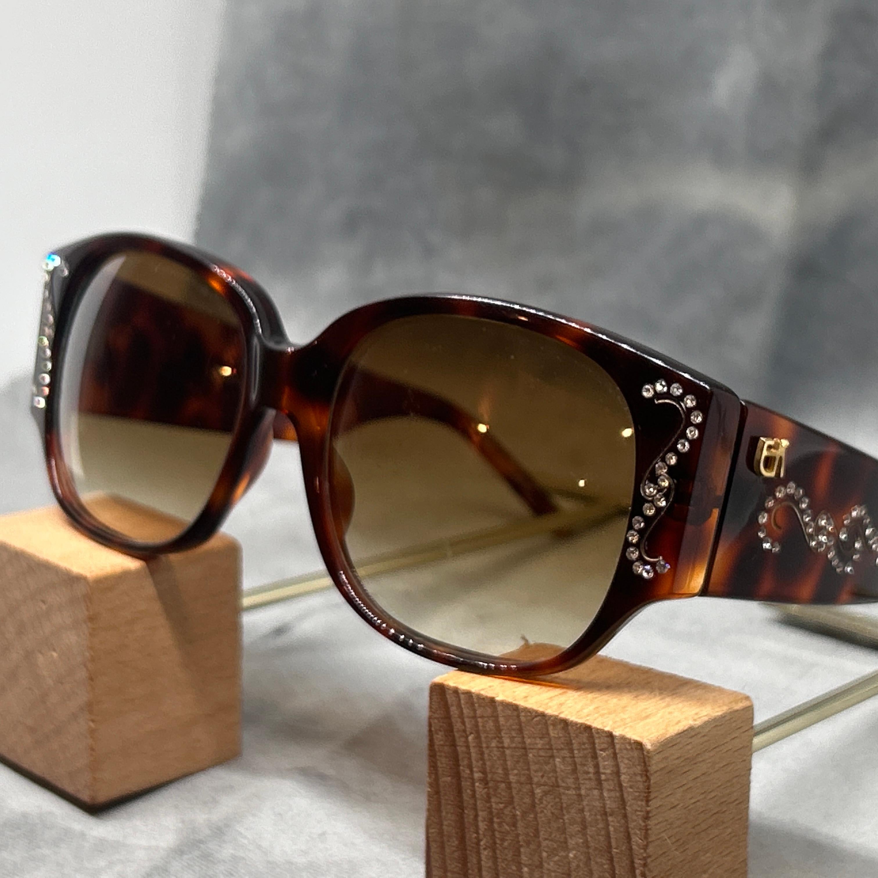 Übergroße Vintage-Sonnenbrille aus Schildpatt, Lucite und Strass mit Juwelen von Emmanuelle Khanh im Angebot 8