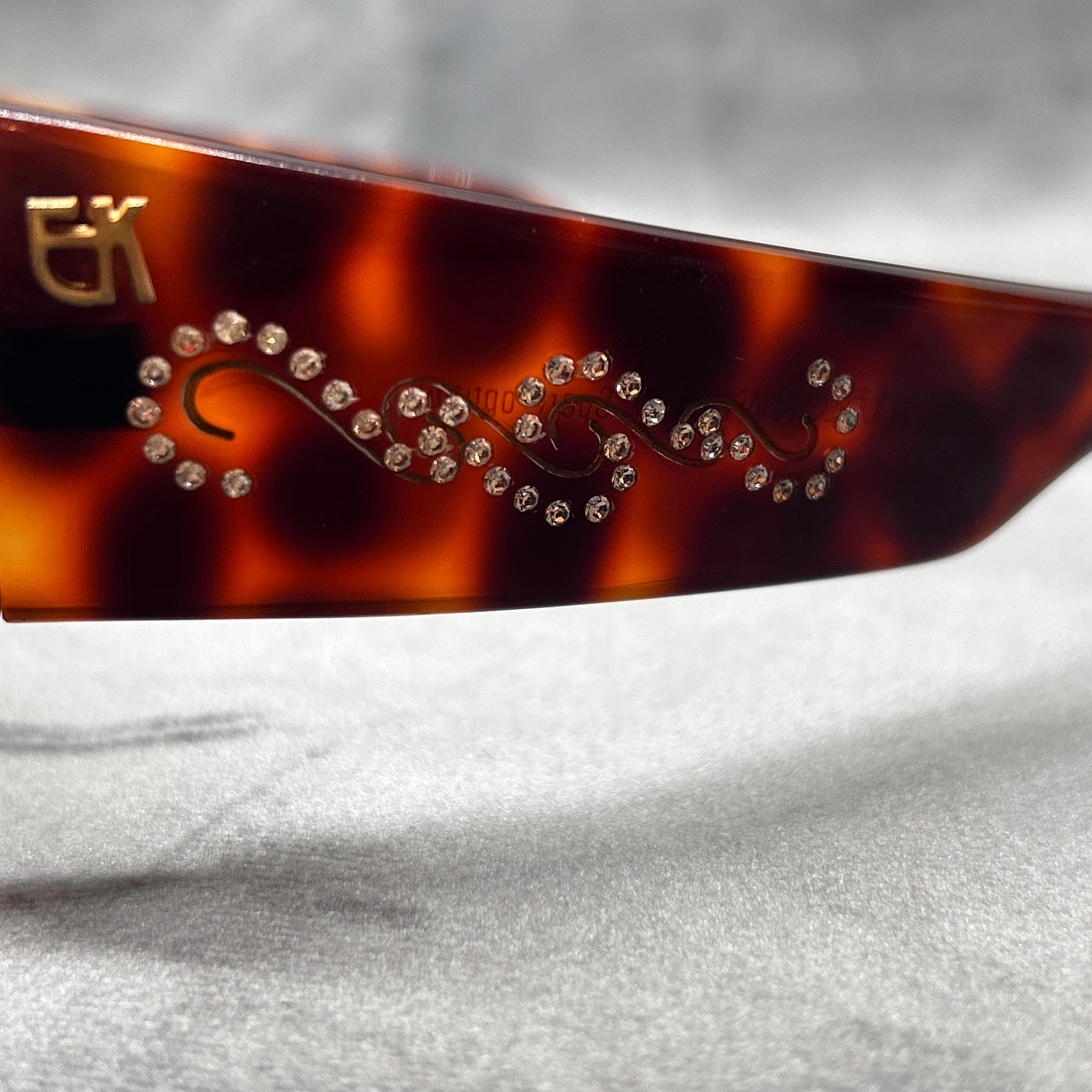 Übergroße Vintage-Sonnenbrille aus Schildpatt, Lucite und Strass mit Juwelen von Emmanuelle Khanh im Angebot 3