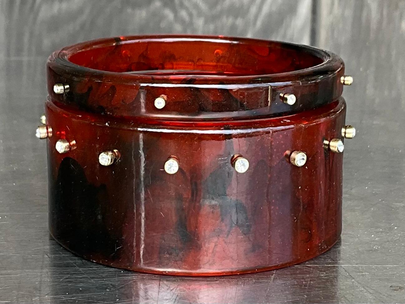 Bangle in lucite tartarugata vintage con strass - un set In condizioni buone in vendita a Lake Worth Beach, FL