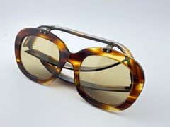 Occhiali da sole vintage in tartaruga con montatura a cerniera del 1960 Made In Italy