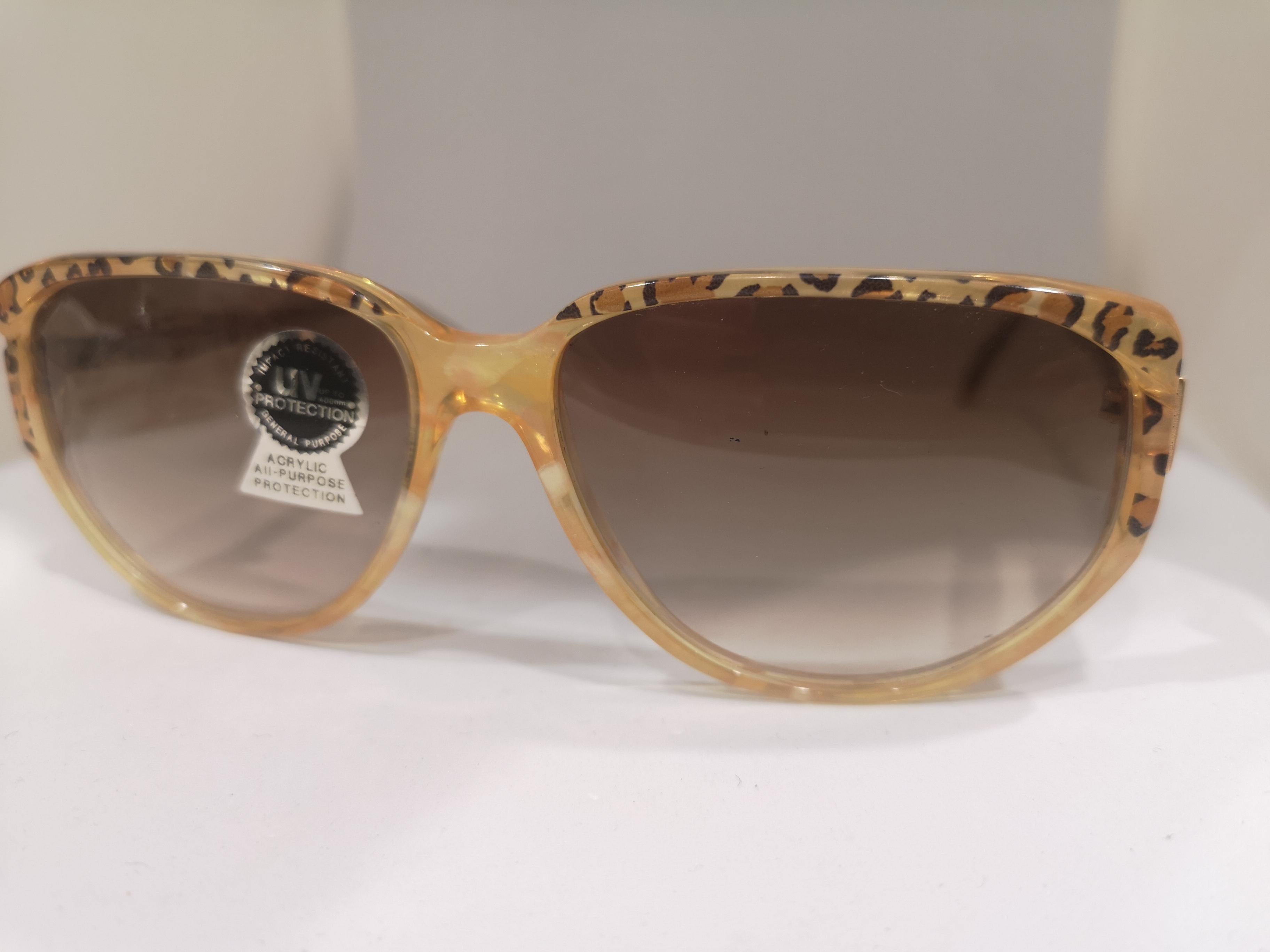 Women's Vintage tortoise yellow sunglasses