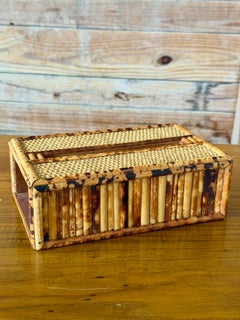 Copri-scatola per fazzoletti vintage in bambù color tartaruga e rattan intrecciato