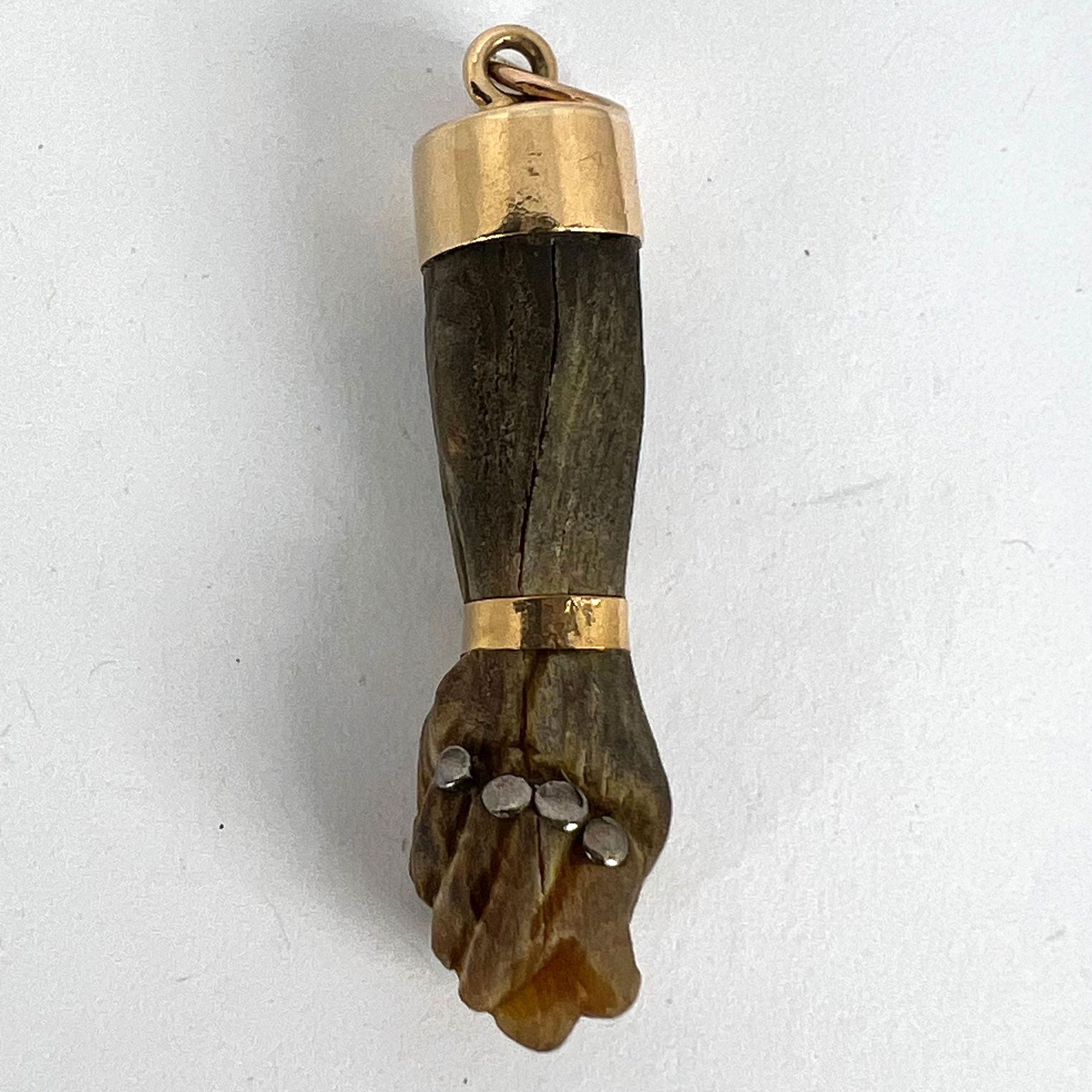 Mano Figa Pendentif breloque vintage Touch Wood en or jaune 18 carats en vente 9