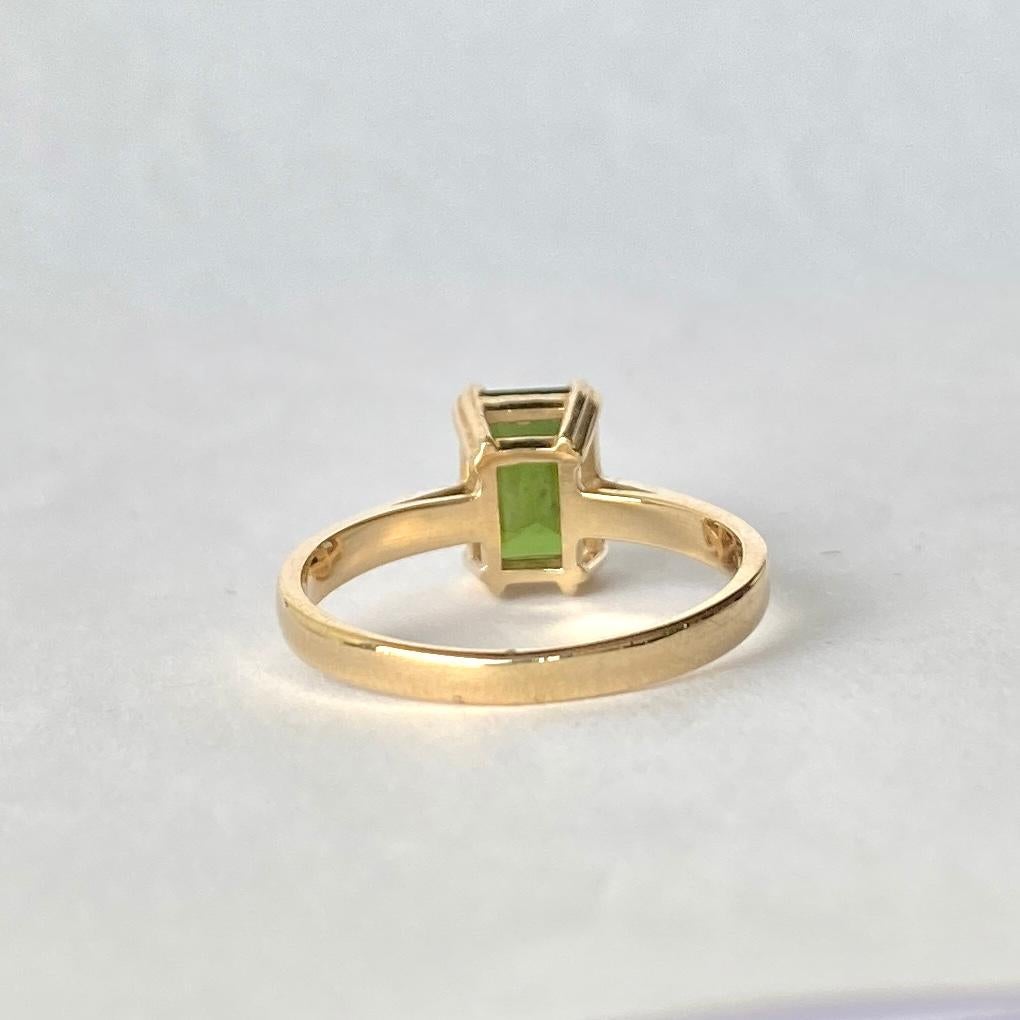 The gorgeous deep green tourmaline stone is set within four double claws and measures 1.25carat. The ring is modelled in 9carat gold. 

Ring Size: N or 6 3/4 
Ston dimensions: 8x6mm

Weight: 2.59g