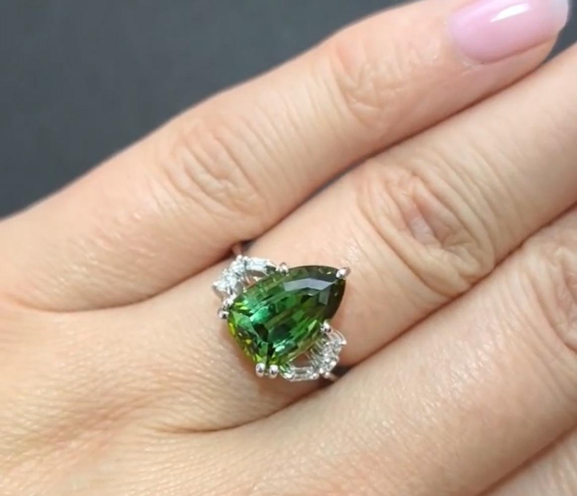 Vintage Tourmaline Diamond Cocktail Ring Bi Color Ombre Green 18k White Gold In New Condition In Rome, IT