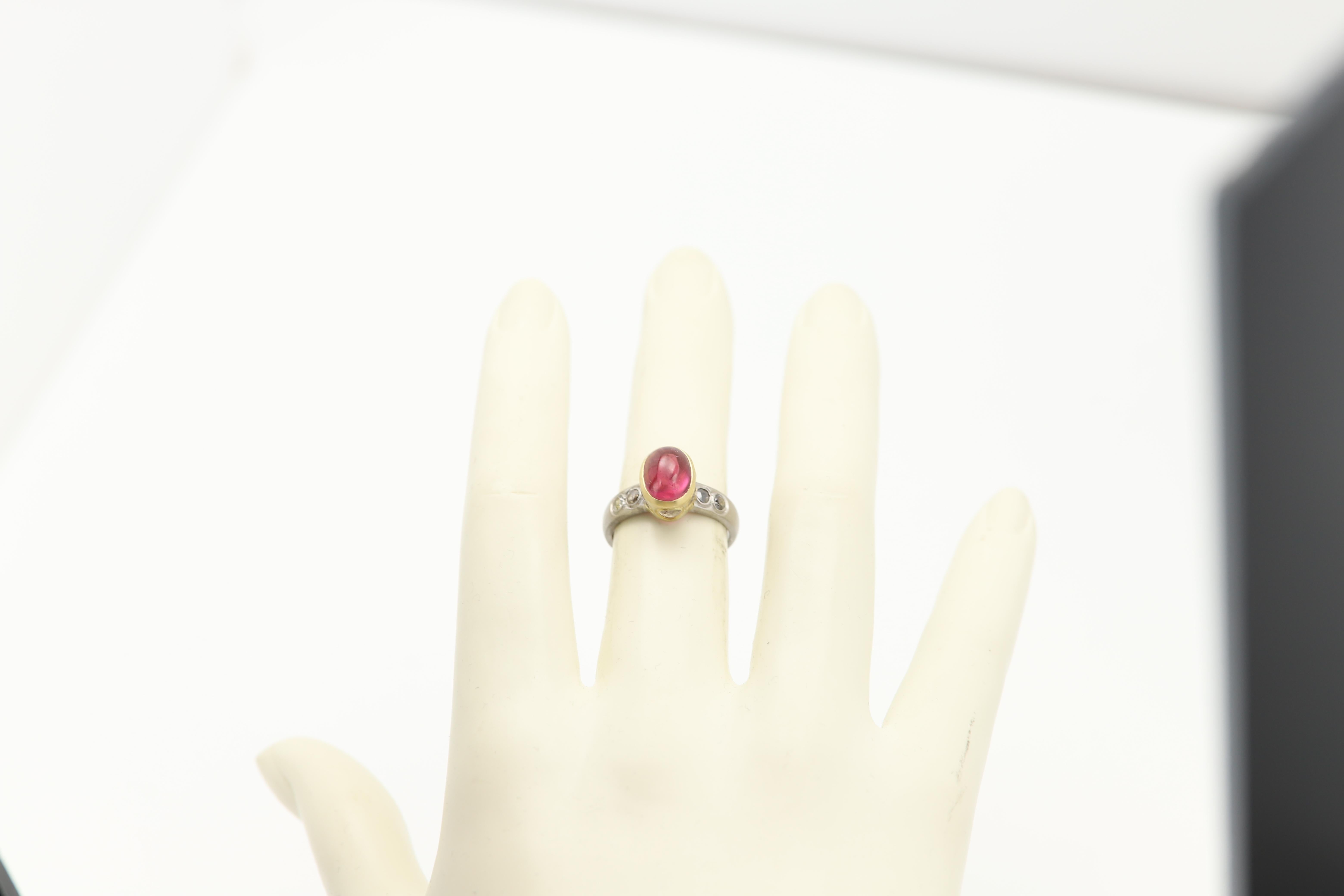 Women's Vintage Tourmaline Gold Ring Natural Pink Gemstone cabochon 18 Karat two tone For Sale