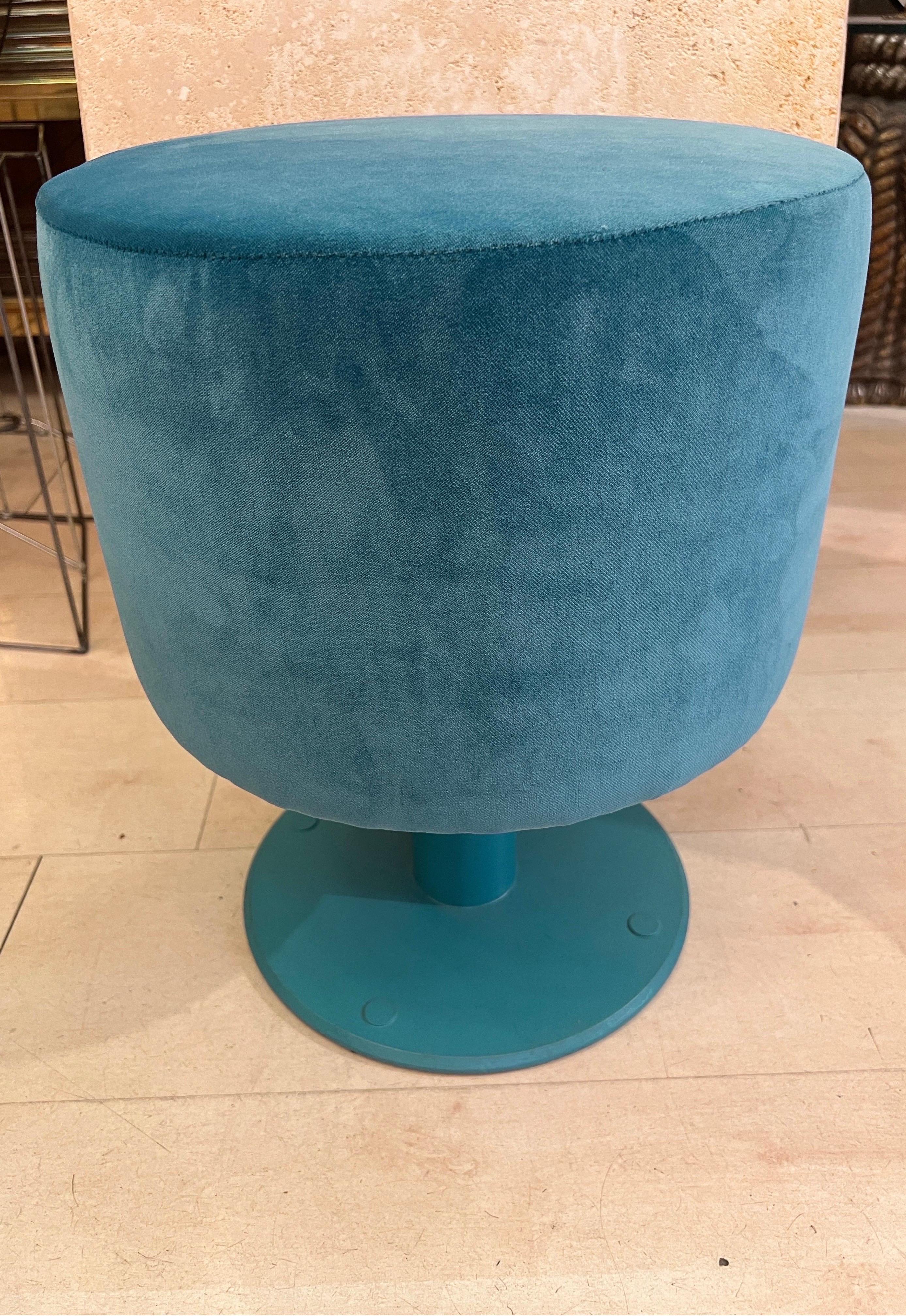 Moderno Pouf vintage in Tourquoise appena rivestito in velluto, anni '70 in vendita