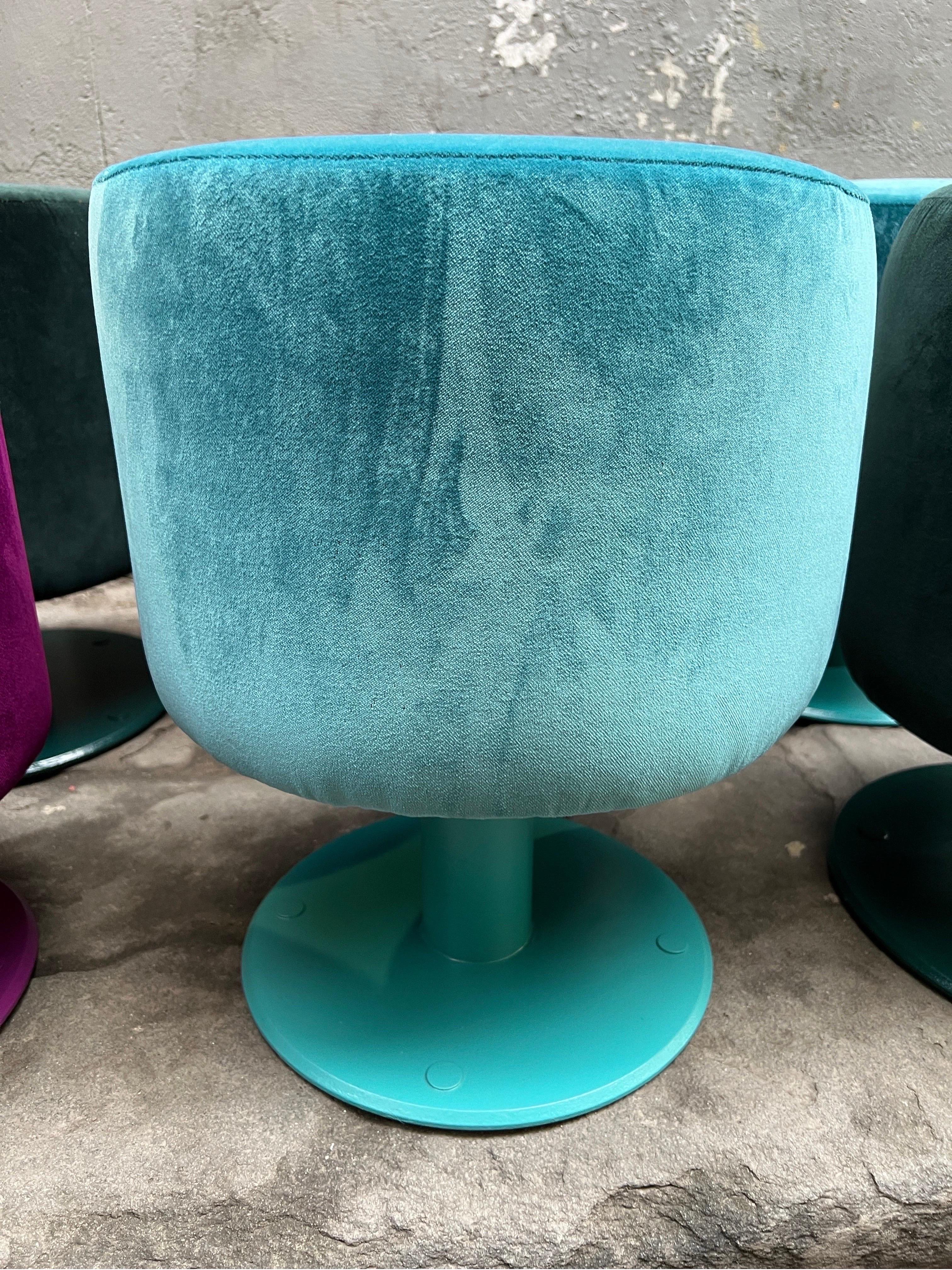 Pouf vintage in Tourquoise appena rivestito in velluto, anni '70 in vendita 1