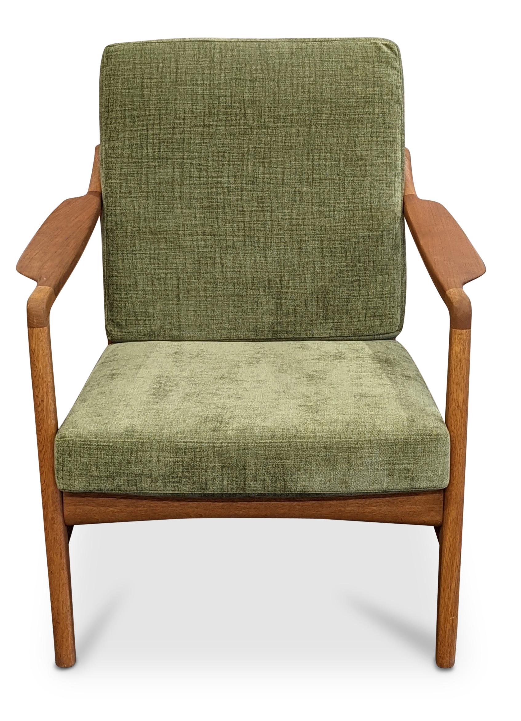 Vintage Danish Mid-Century Modern, made in the 1950's - recently refurbished.

There is a science behind Danish Modern design. The world famous school of design in Copenhagen have made numbers of studies from the perfect height of a chair to how