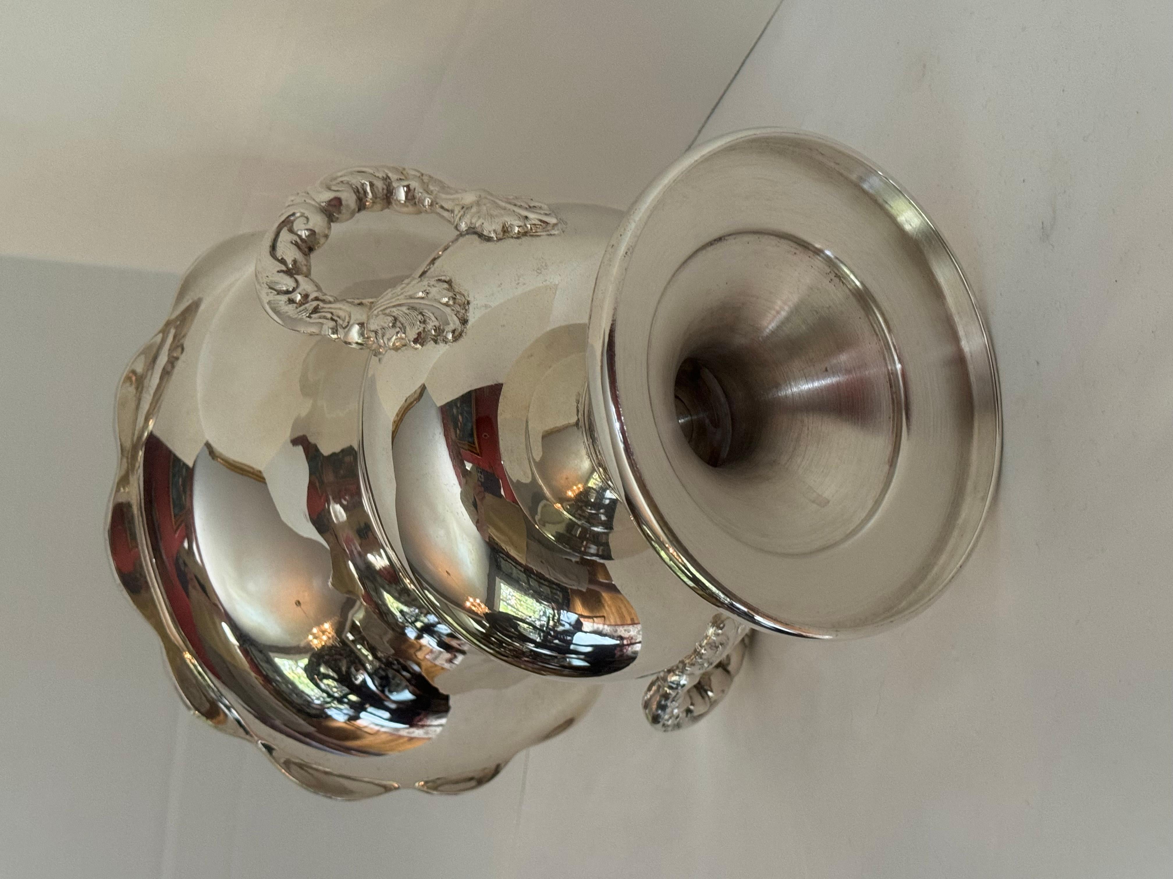 Vintage Towle Regency Silver Plated Trophy Cup Ice Bucket In Good Condition In Birmingham, AL