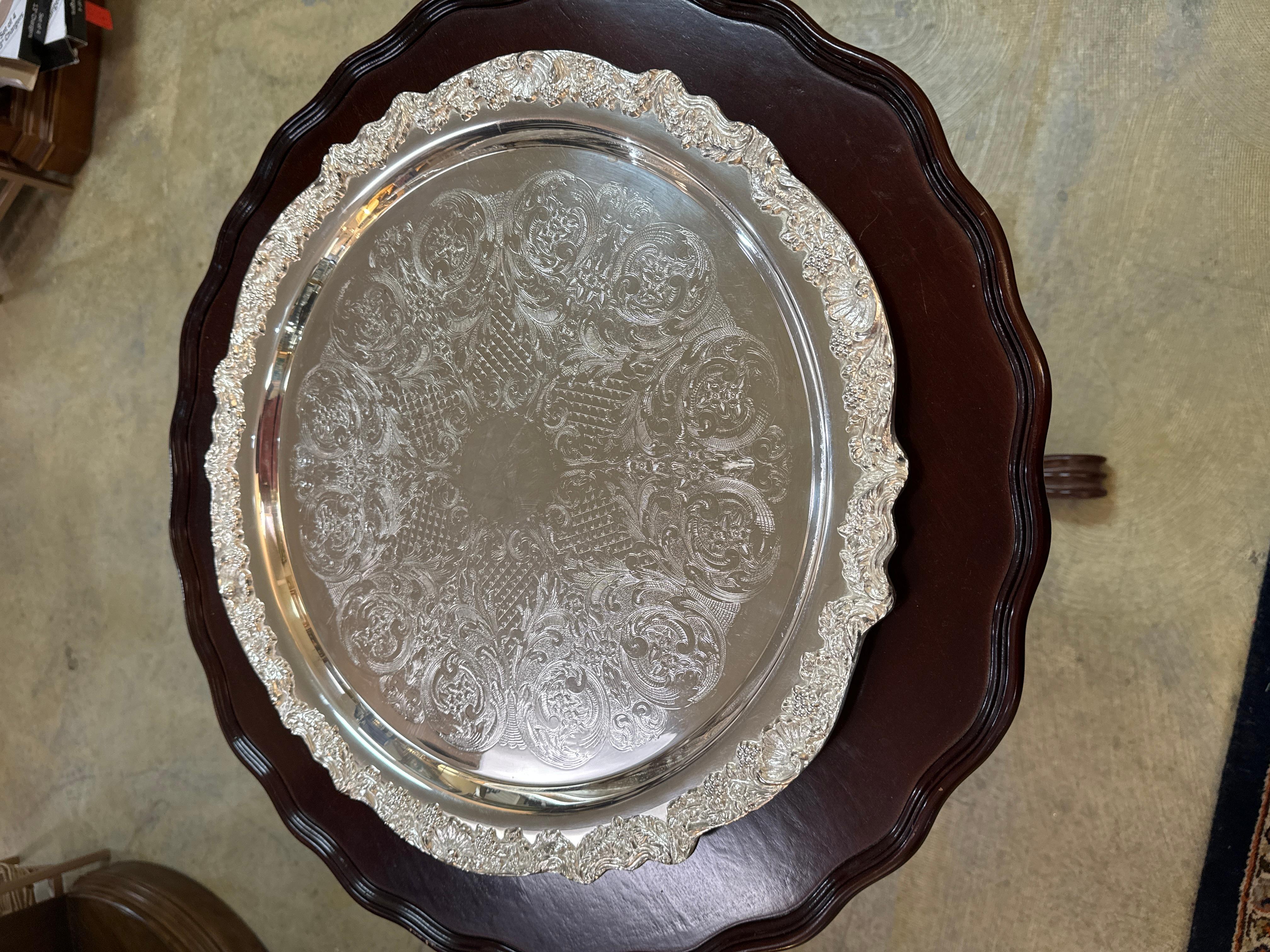 Vintage Towle Silverplate Punch Bowl - 20 cups , Ladle In Good Condition In Birmingham, AL