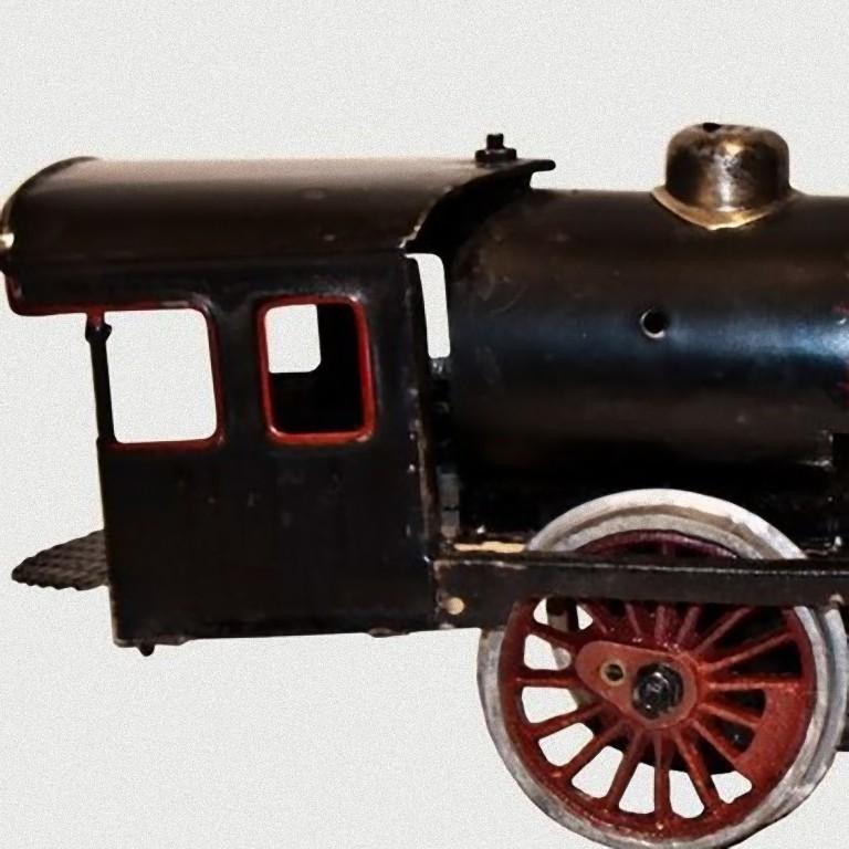 Diese schwarze Zuglokomotive ist ein altes Spielzeug, das eine Zuglokomotive aus Weißblech darstellt.

Großer Artikel mit schönen Details. 
Unbekanntes Alter und Hersteller.
Sehr guter Zustand.

Dieses Objekt wird aus Italien verschickt. Nach
