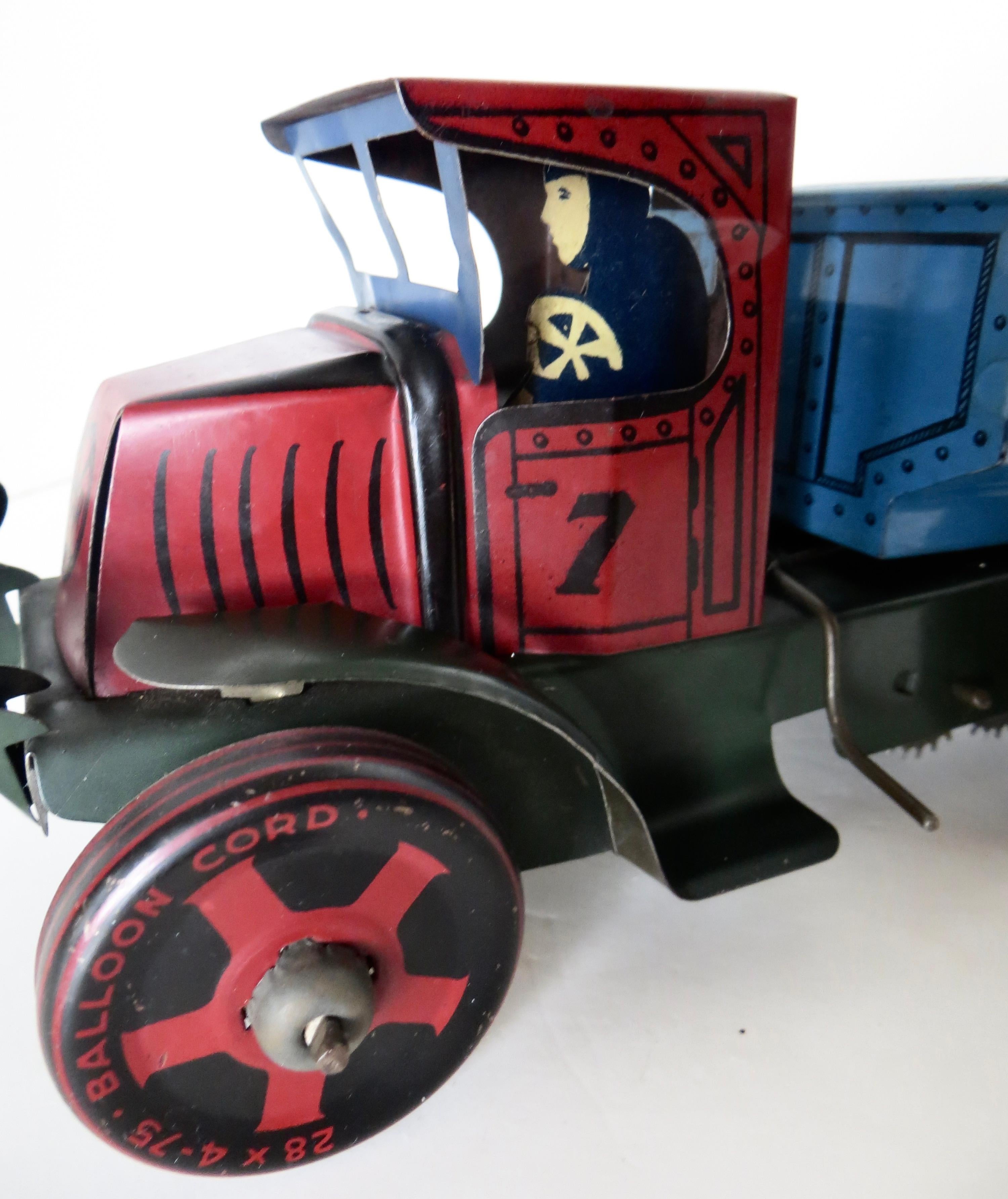 Étain Truck Wind-Up Dump Truck de The Marx Toy Company, N.Y. Américain vers 1930 en vente