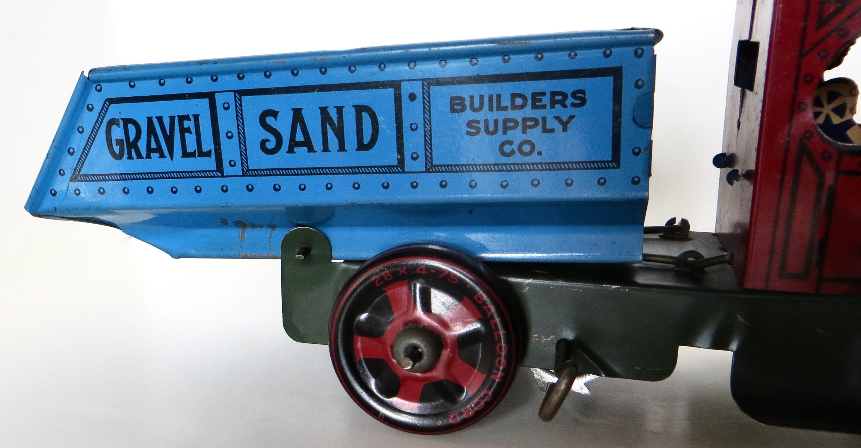Vintage Spielzeug Wind-Up Dump Truck von The Marx Toy Company, N.Y. Amerikanisch, um 1930 (Zinn) im Angebot