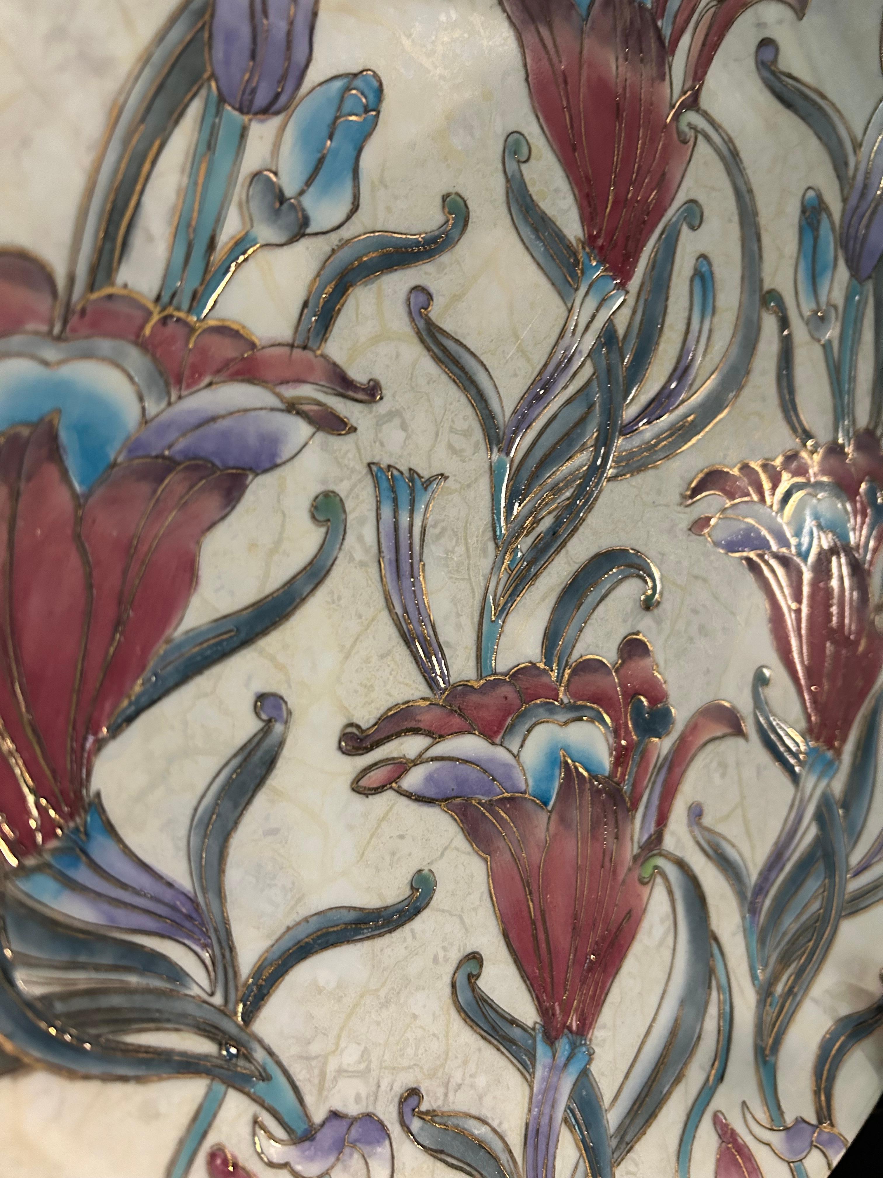 Vintage Toyo Hand gemalt floralen dekorativen großen Teller  im Zustand „Gut“ im Angebot in Medina, OH
