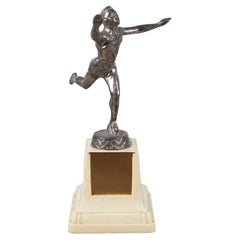 Trophée de survêtement vintage avec base en bakélite vers 1950