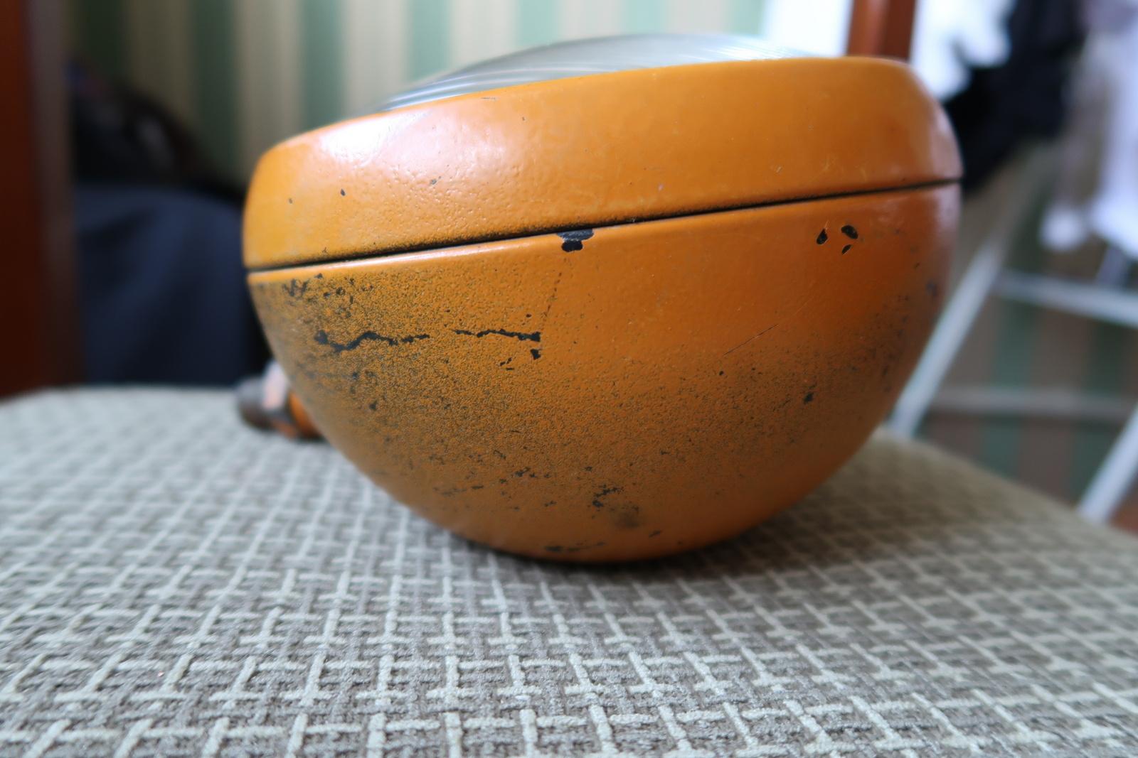 Faro per trattore vintage: 1960 Cecoslovacchia, arancione, diametro 17 cm, 1J185 in vendita 2