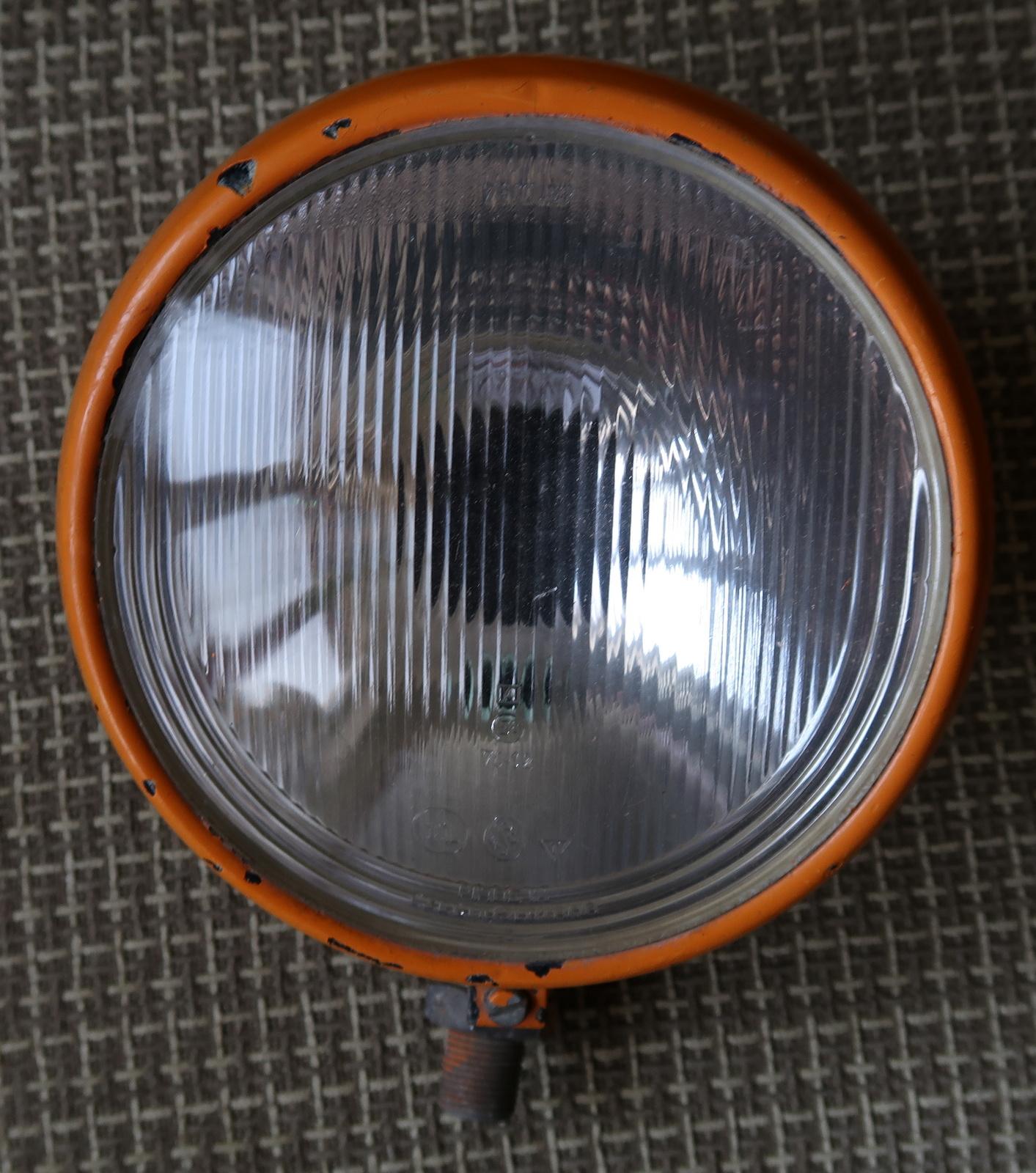 Faro per trattore vintage: 1960 Cecoslovacchia, arancione, diametro 17 cm, 1J185 in vendita 3