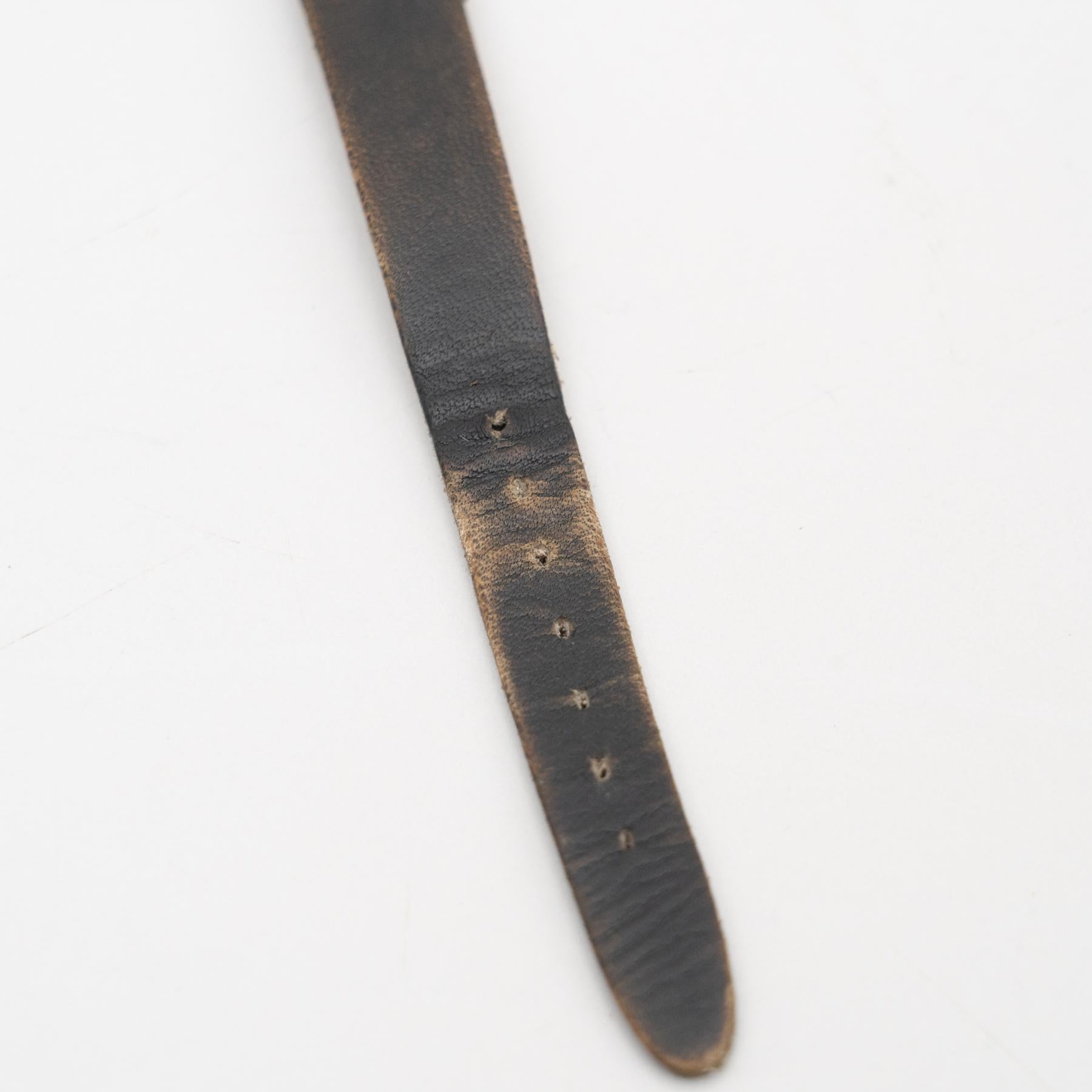 Orologio da polso tradizionale d'epoca in oro 18kt Tonneau, 1930 circa In condizioni buone in vendita a Barcelona, ES