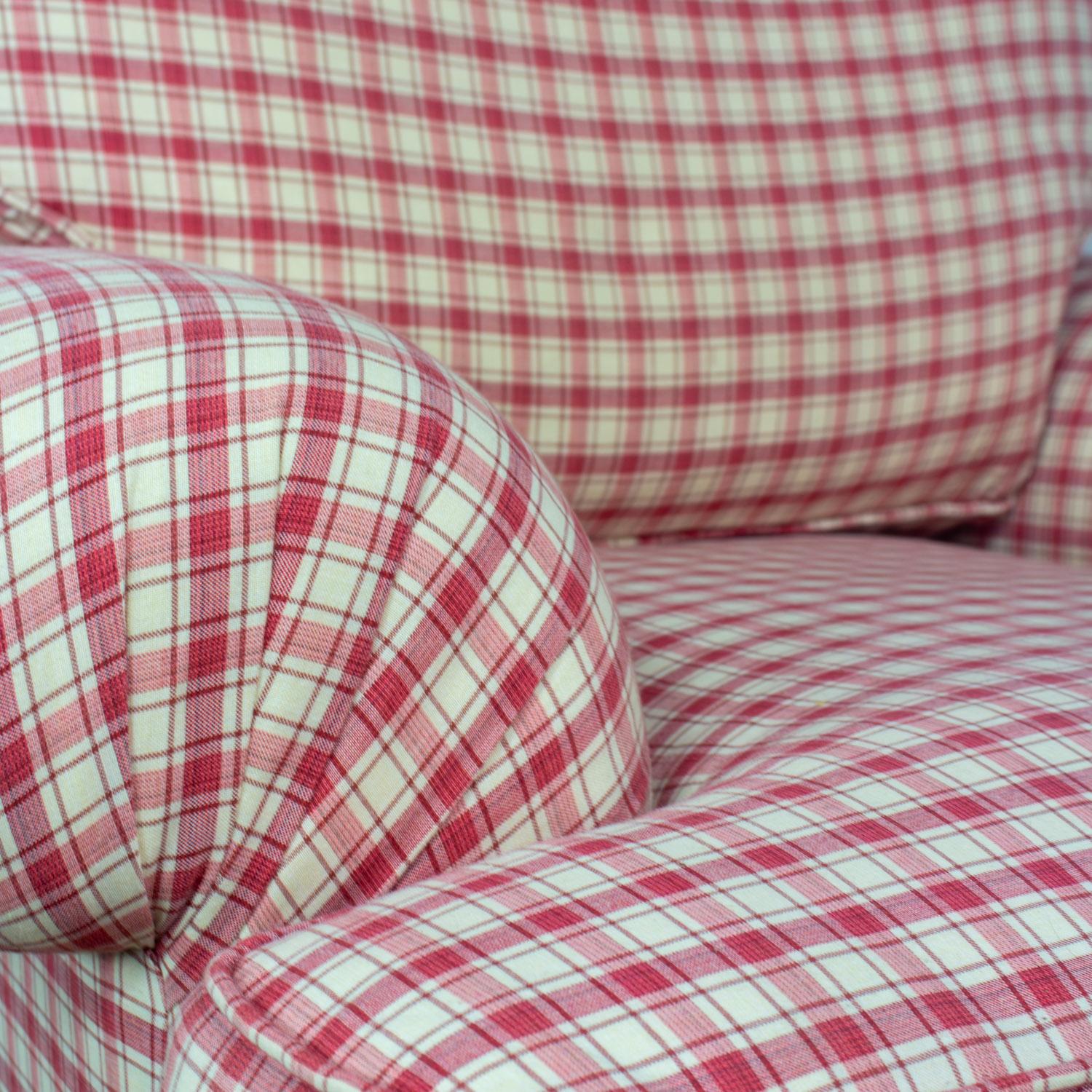 Vintage Traditional Accent Chair & Ottoman Rot-Weiß kariert von Highland House im Angebot 3