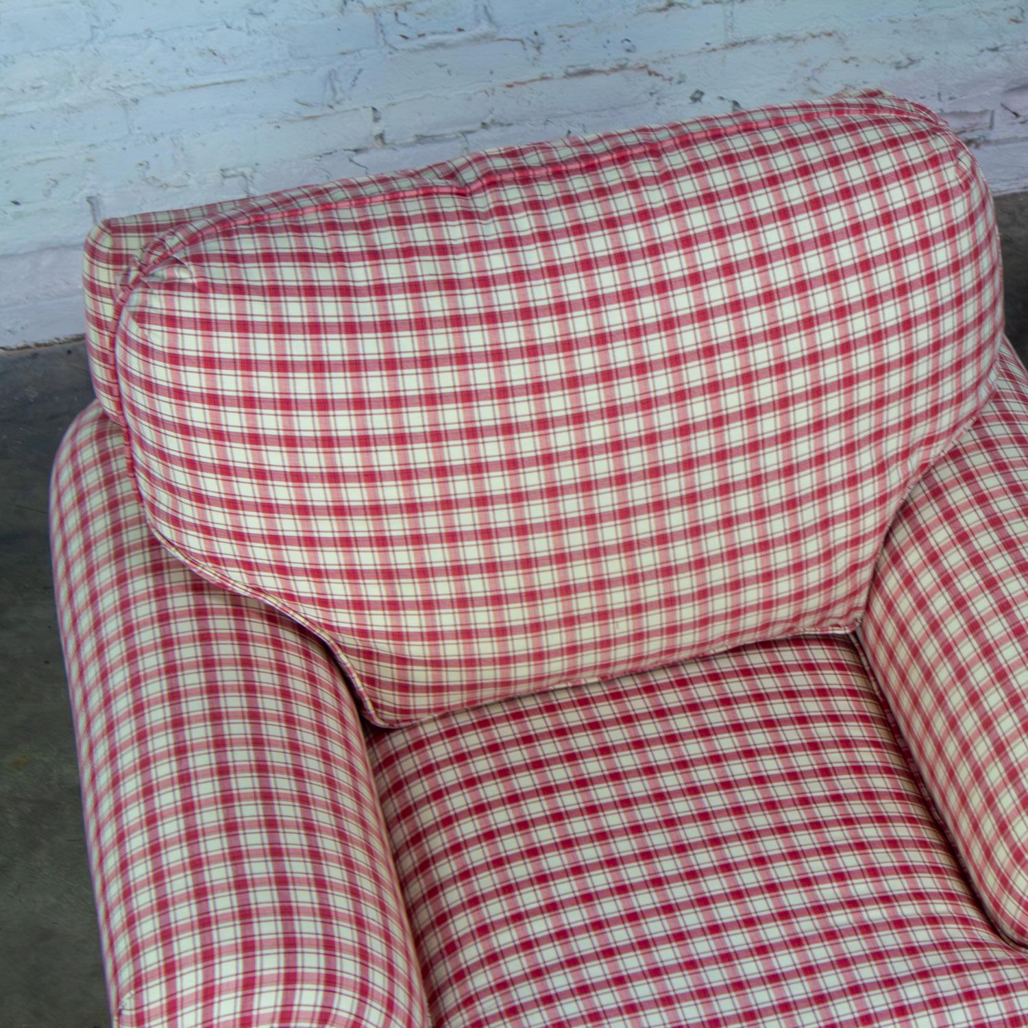 Vintage Traditional Accent Chair & Ottoman Rot-Weiß kariert von Highland House im Angebot 4