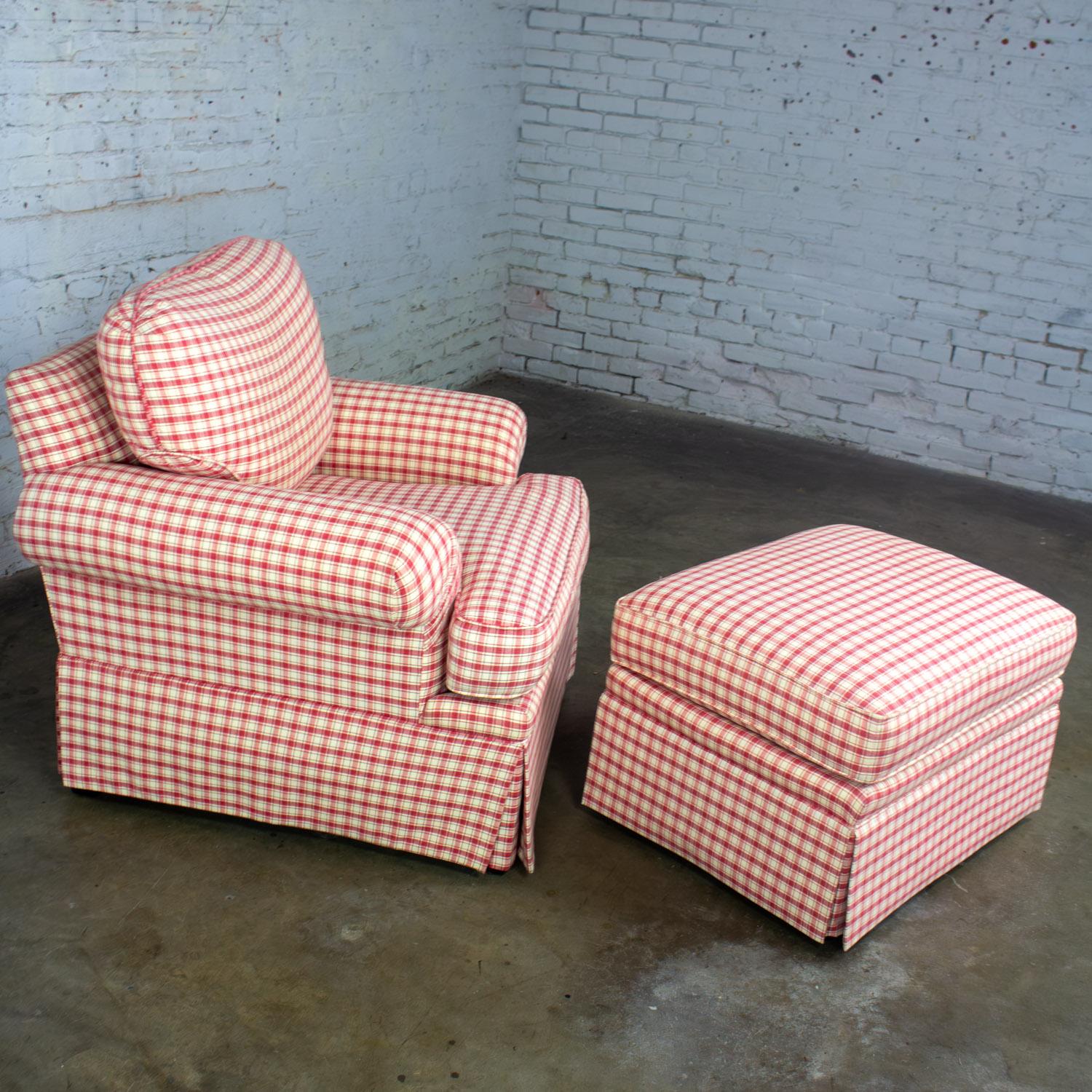 Vintage Traditional Accent Chair & Ottoman Rot-Weiß kariert von Highland House (amerikanisch) im Angebot