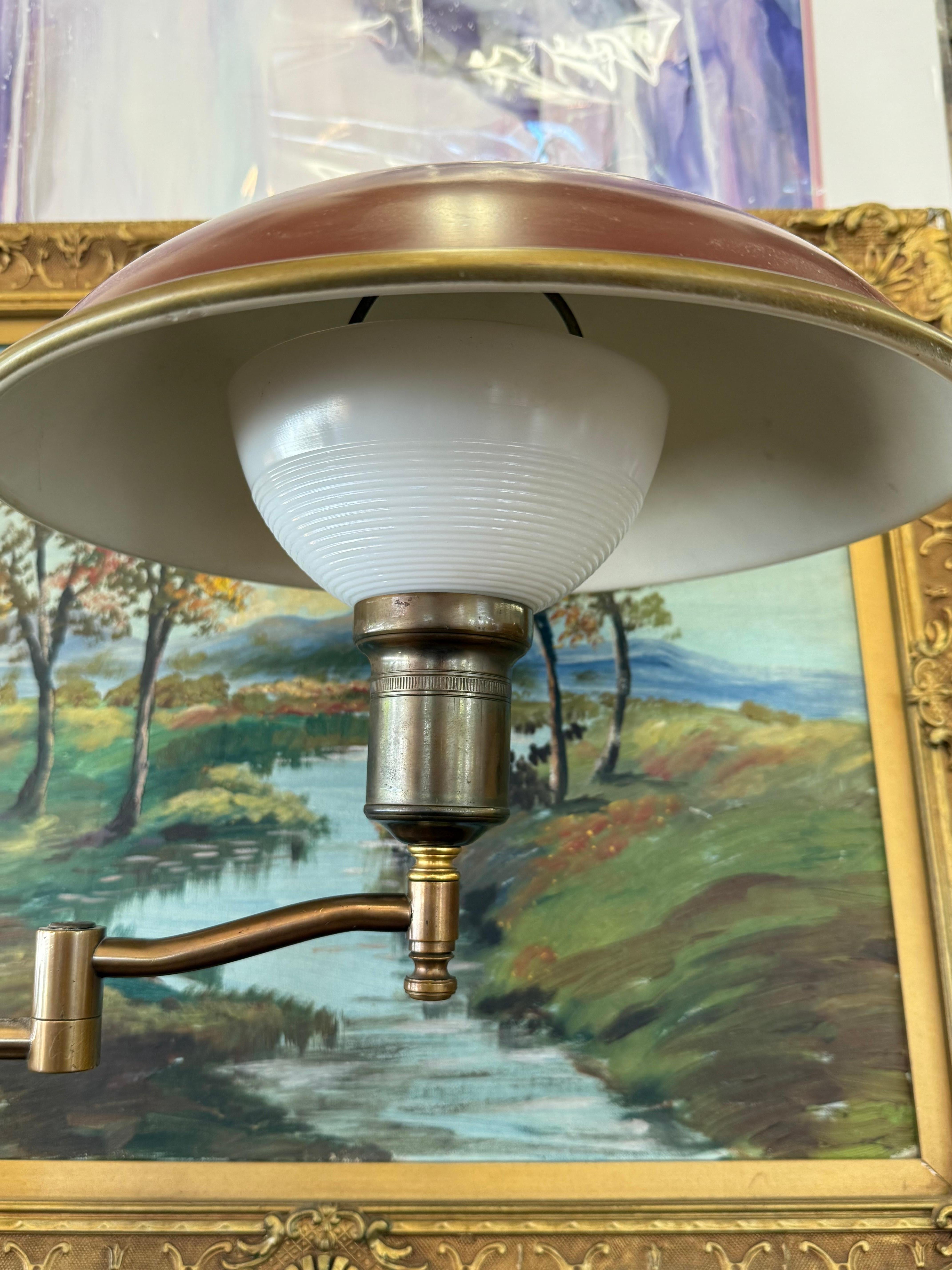 Lámpara de Sobremesa Articulada Vintage Tradicional de Estilo Art Decó para Farmacéuticos o Banqueros Latón en venta