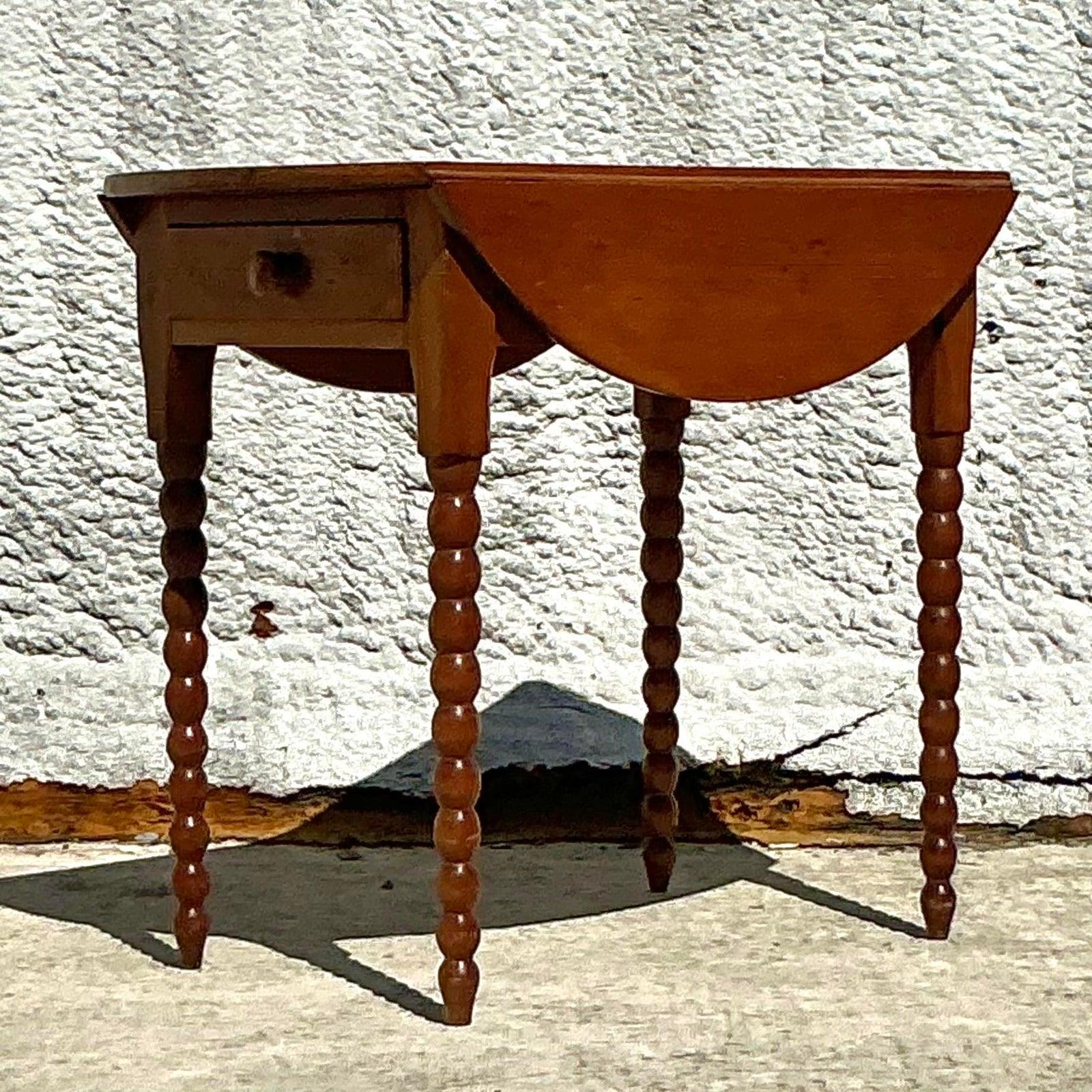 Traditioneller Beistelltisch Vintage Bobbin (20. Jahrhundert) im Angebot