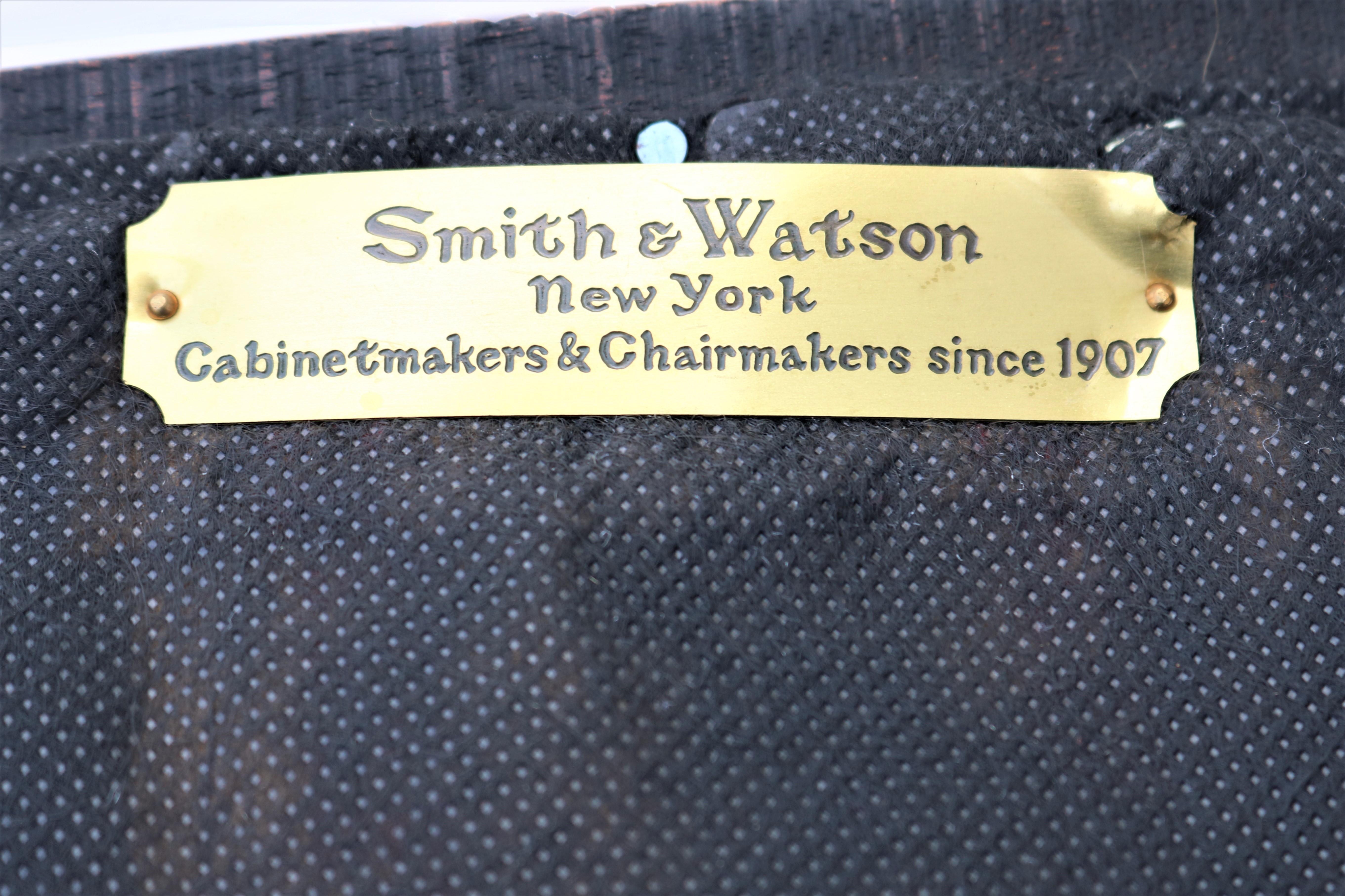 Paire de fauteuils traditionnels vintage en noyer de style Chippendale par Smith & Watson en vente 10