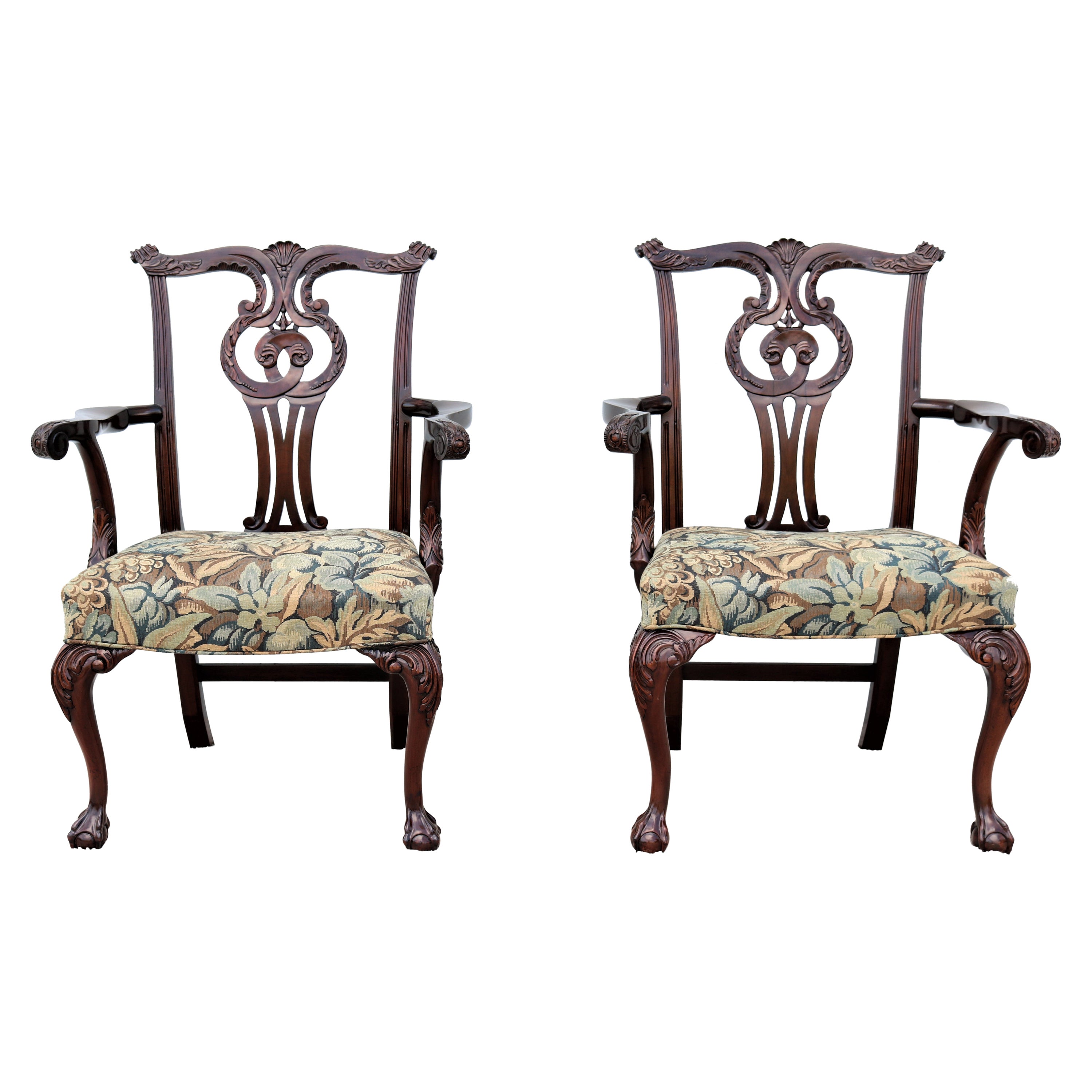 Paire de fauteuils traditionnels vintage en noyer de style Chippendale par Smith & Watson