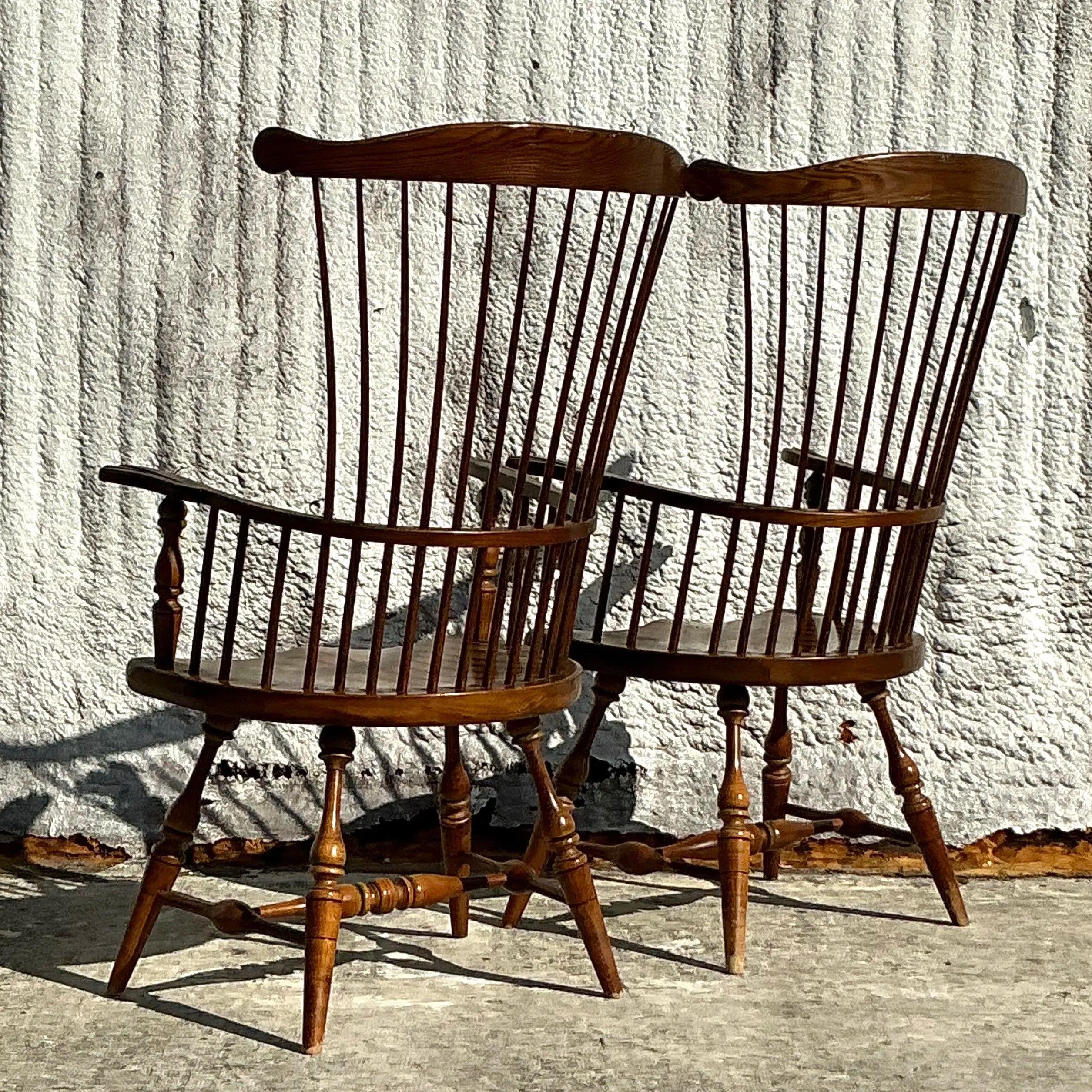 Traditionelle Vintage- Windsor-Stühle der Gebrüder Duckloe mit hoher Rückenlehne - ein Paar (Holz) im Angebot