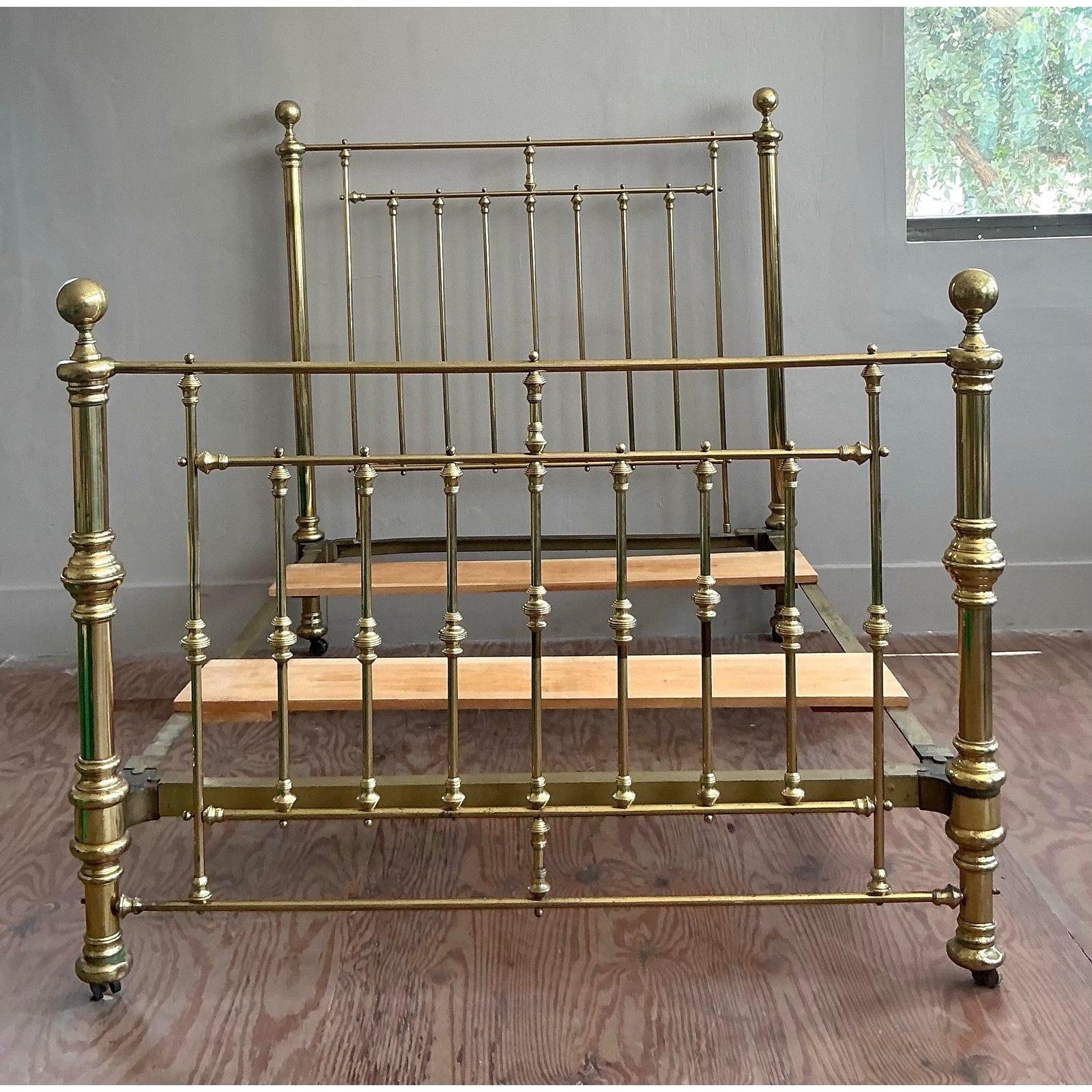 Américain Lit complet en laiton Vintage Traditional. en vente