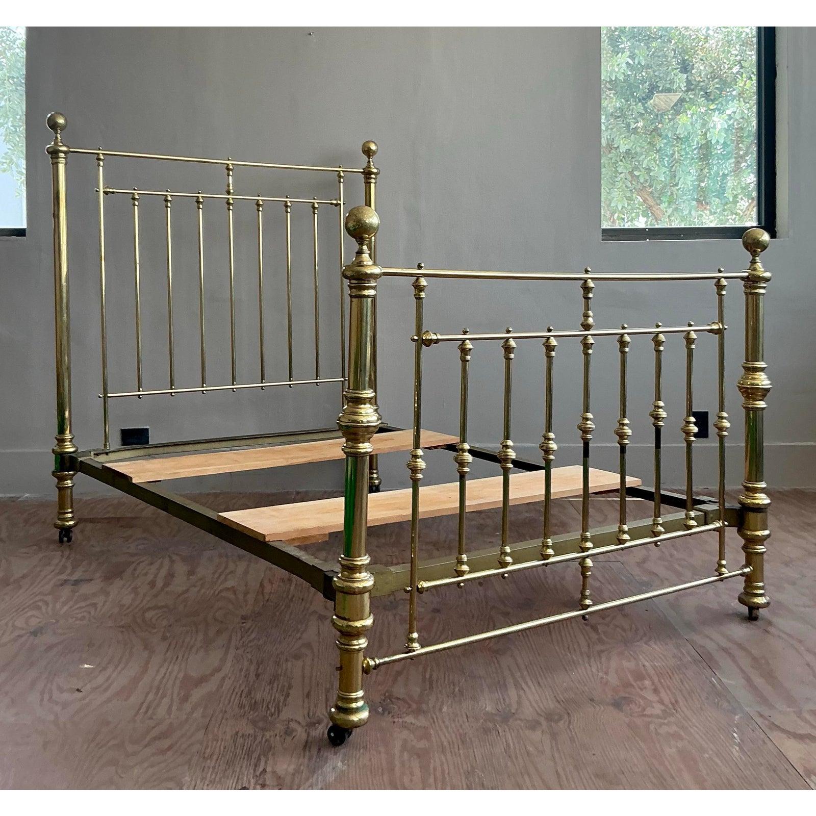 20ième siècle Lit complet en laiton Vintage Traditional. en vente