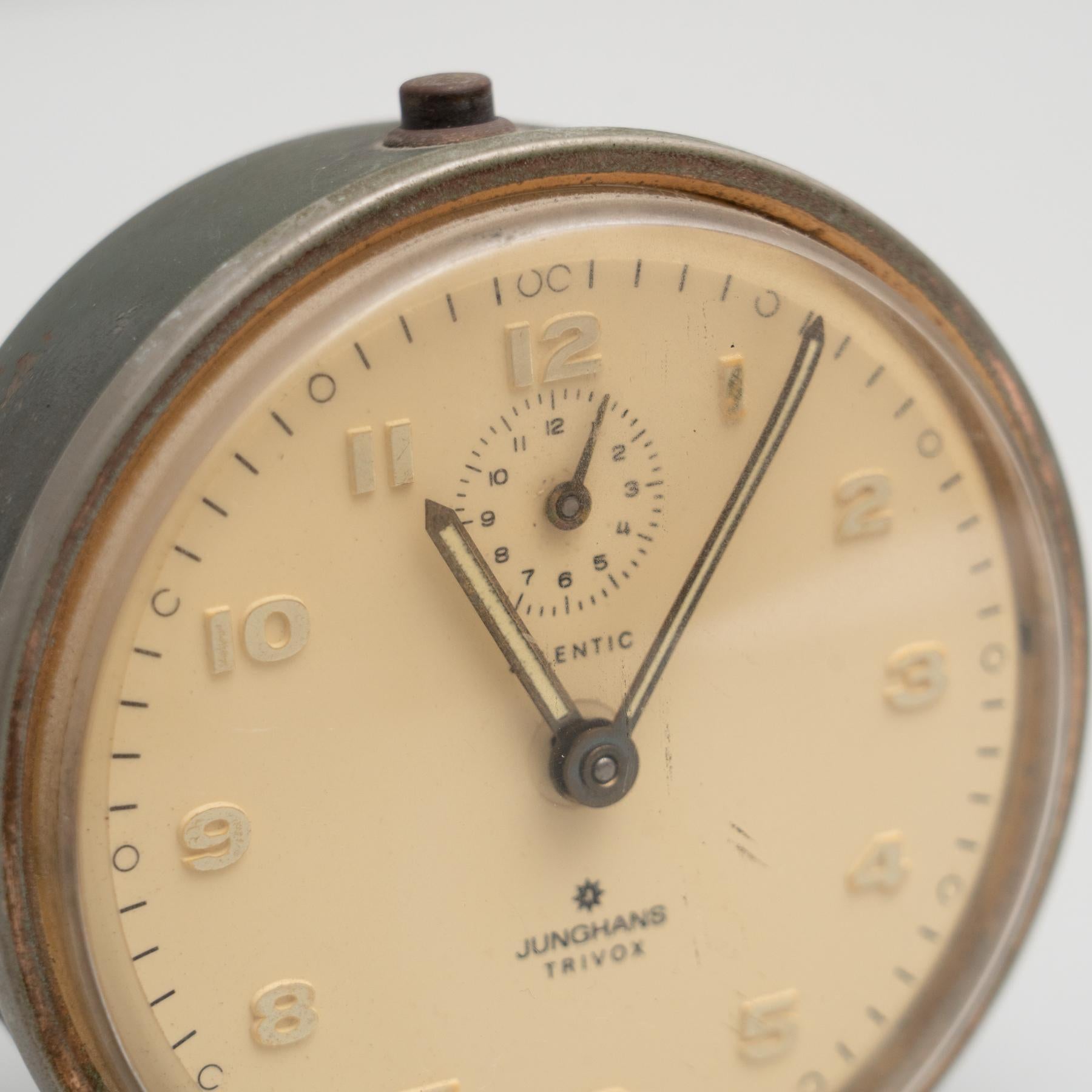 Horloge d'alarme allemande traditionnelle vintage, vers 1960 en vente 4