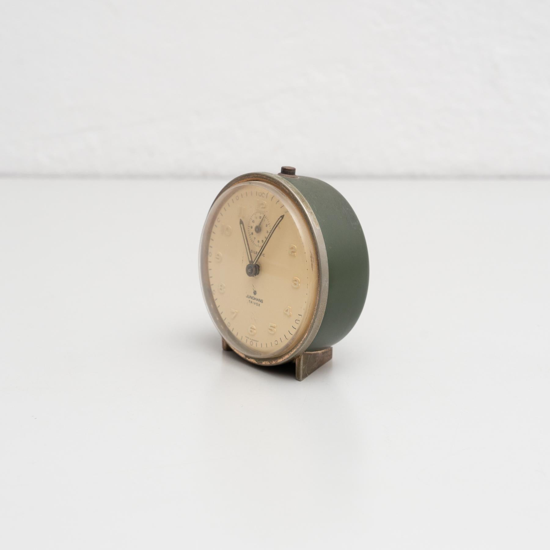 Allemand Horloge d'alarme allemande traditionnelle vintage, vers 1960 en vente
