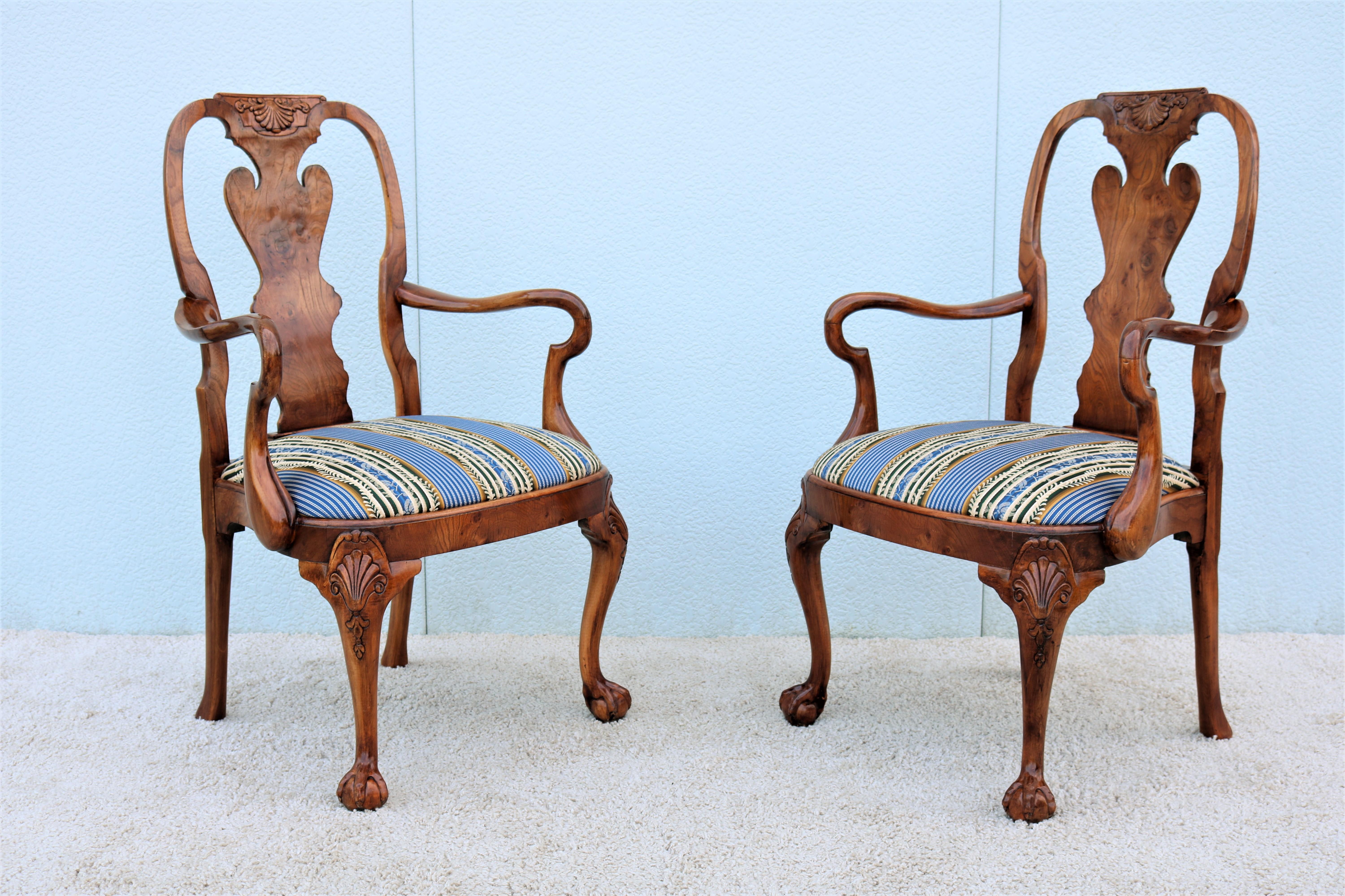 Vintage Traditional Giles Grendey Queen Anne Style Burl Walnut Armchairs, a Pair In Good Condition For Sale In Secaucus, NJ
