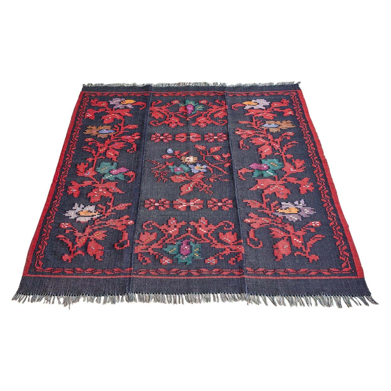 Vintage Traditional Greek Flatweave Rug with Flower Motif at 1stDibs