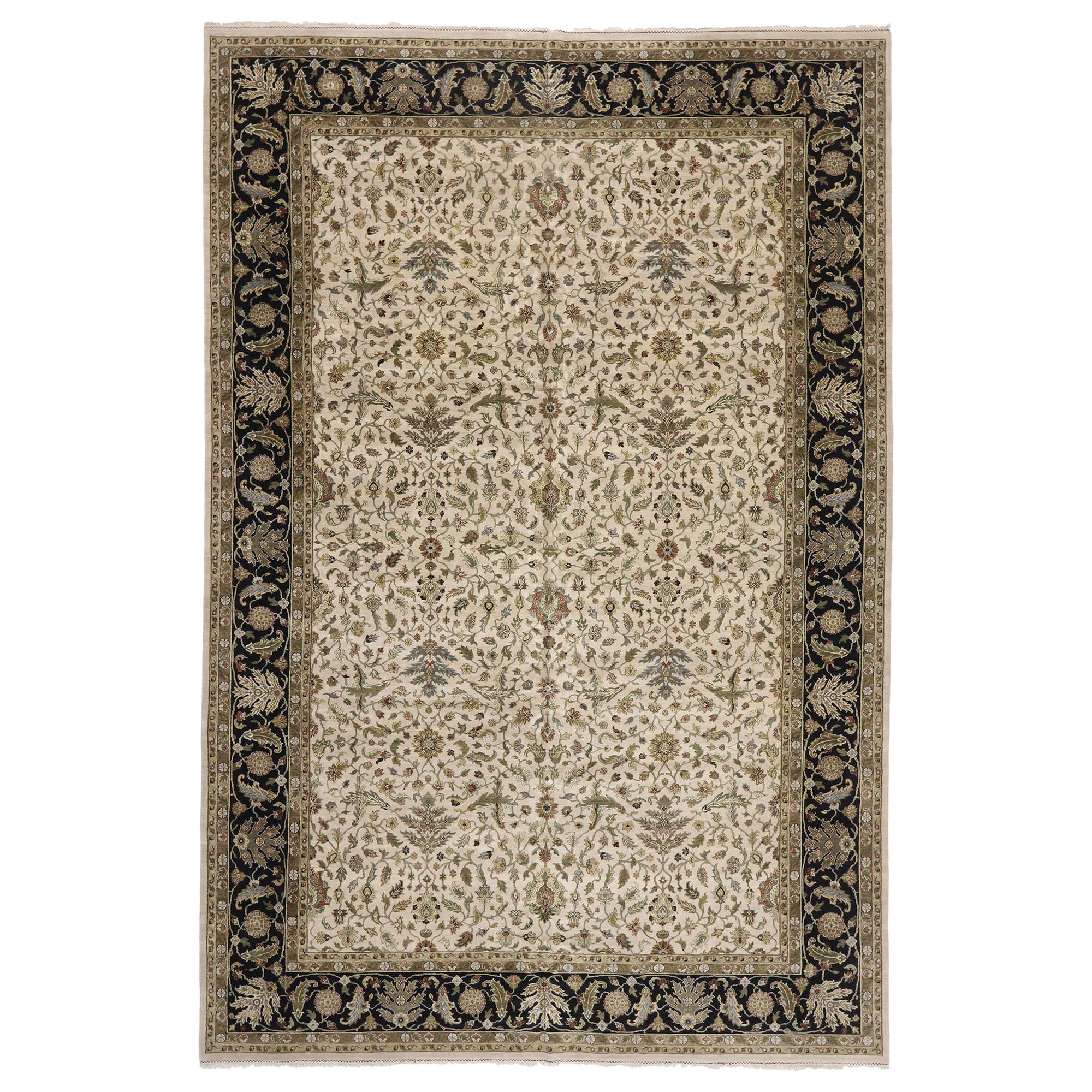 Tapis traditionnel indien vintage de taille palais avec style colonial en vente