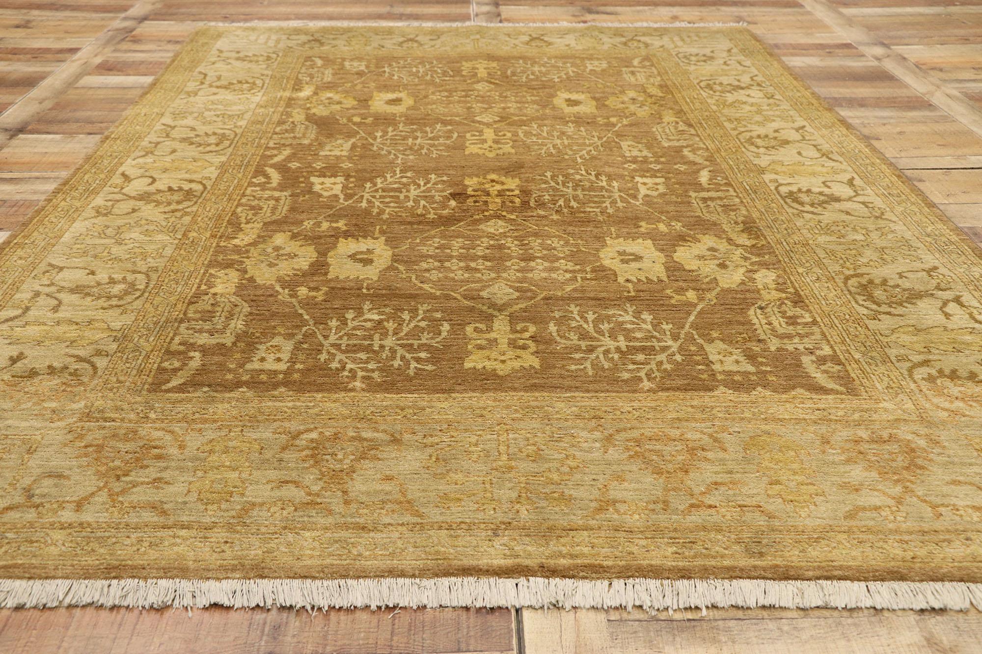 20th Century Vintage Traditional Indian Rug with Warm, Russian Dachas Home Style For Sale