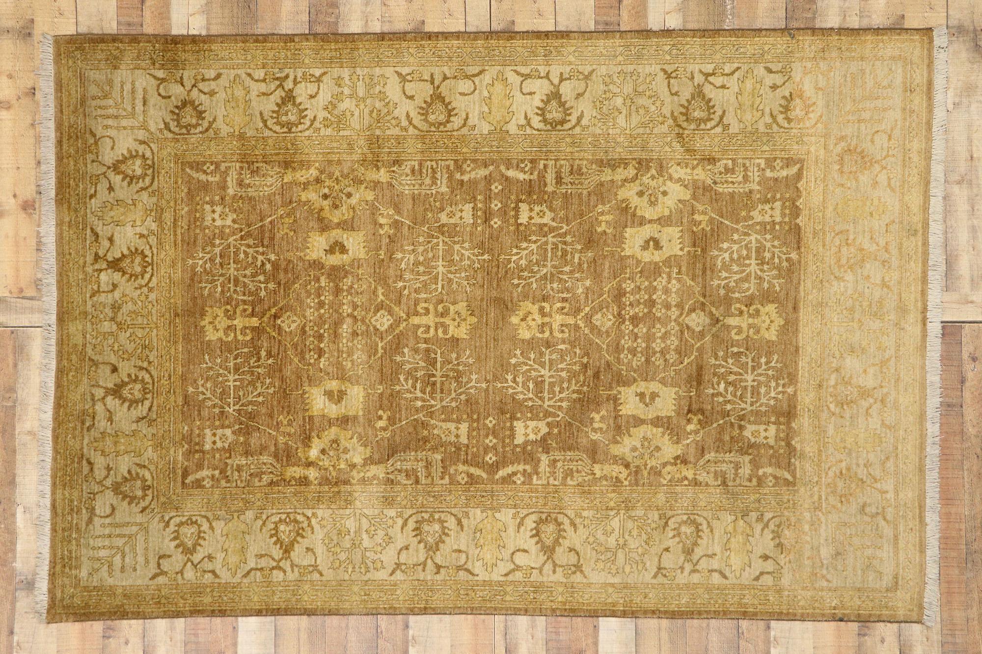 Wool Vintage Traditional Indian Rug with Warm, Russian Dachas Home Style For Sale