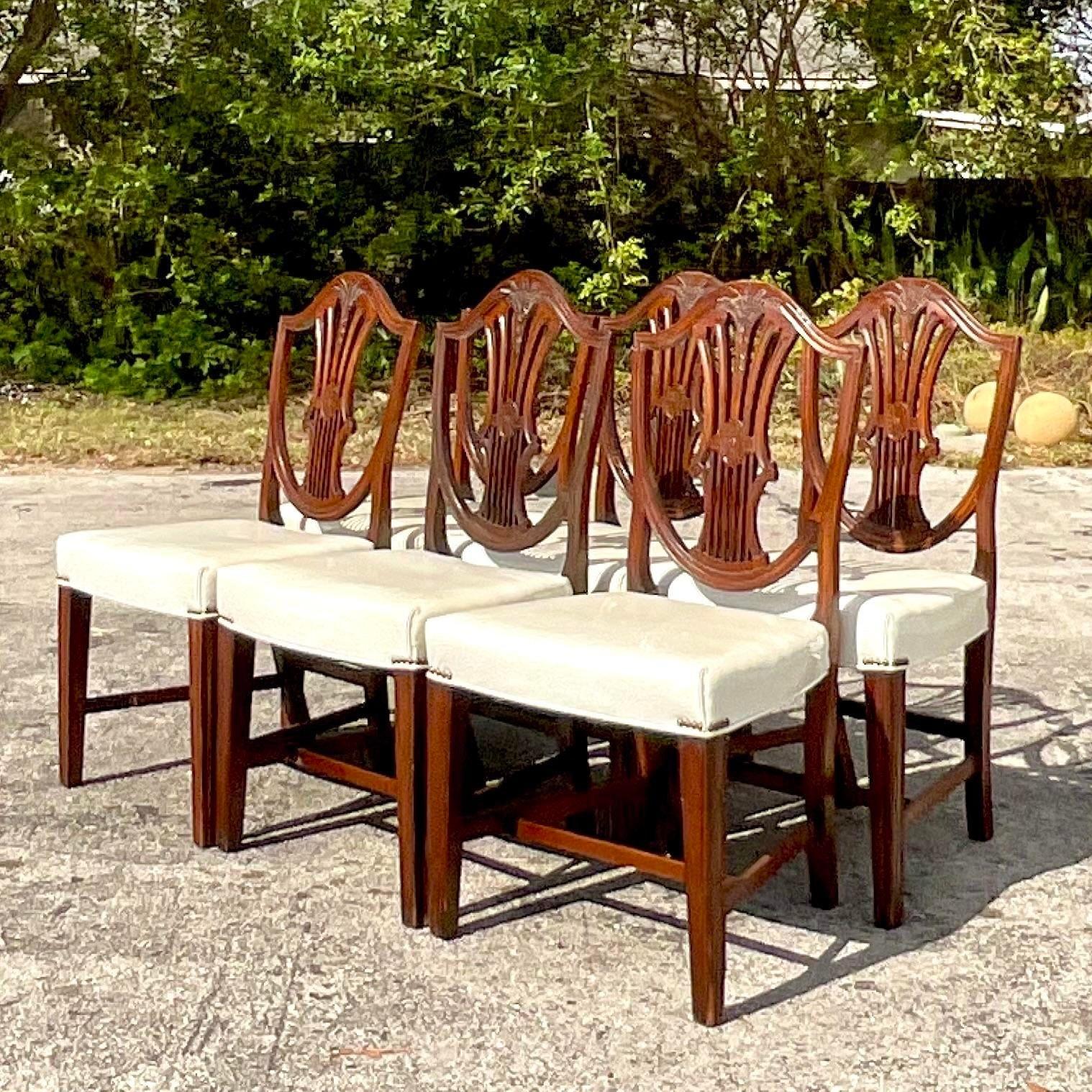 Vintage Traditional Old English Carved Hepplewhite Sheild Dining Chairs-Set of 6 For Sale 4