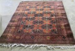 Vintage Traditional Pattern Wool Carpet    A superb looking piece