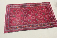 Vintage Traditional Pattern Wool Carpet Rug  A superb looking piece