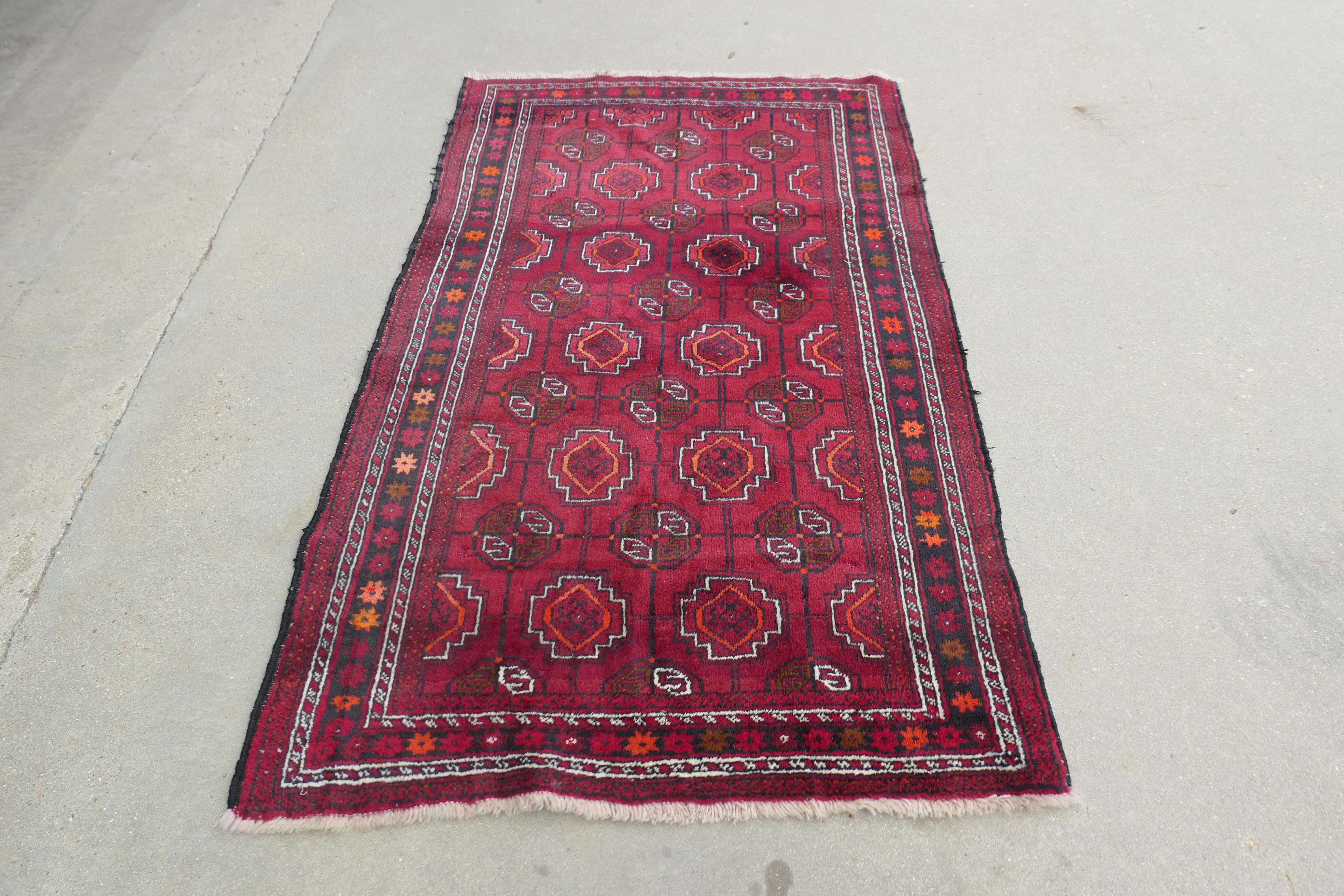 Traditioneller Vintage-Teppich aus Wolle mit Muster  Ein prächtig aussehendes Stück im Angebot 3