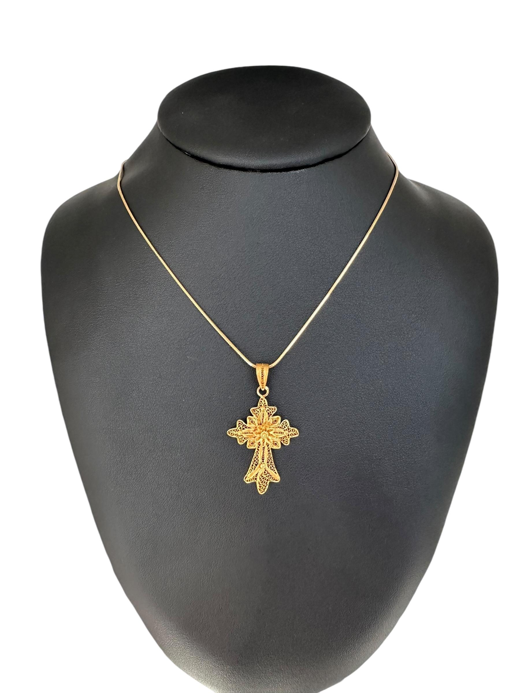 Traditionelles portugiesisches Kreuz aus 19 Karat Gelbgold, Vintage (Kunsthandwerker*in) im Angebot