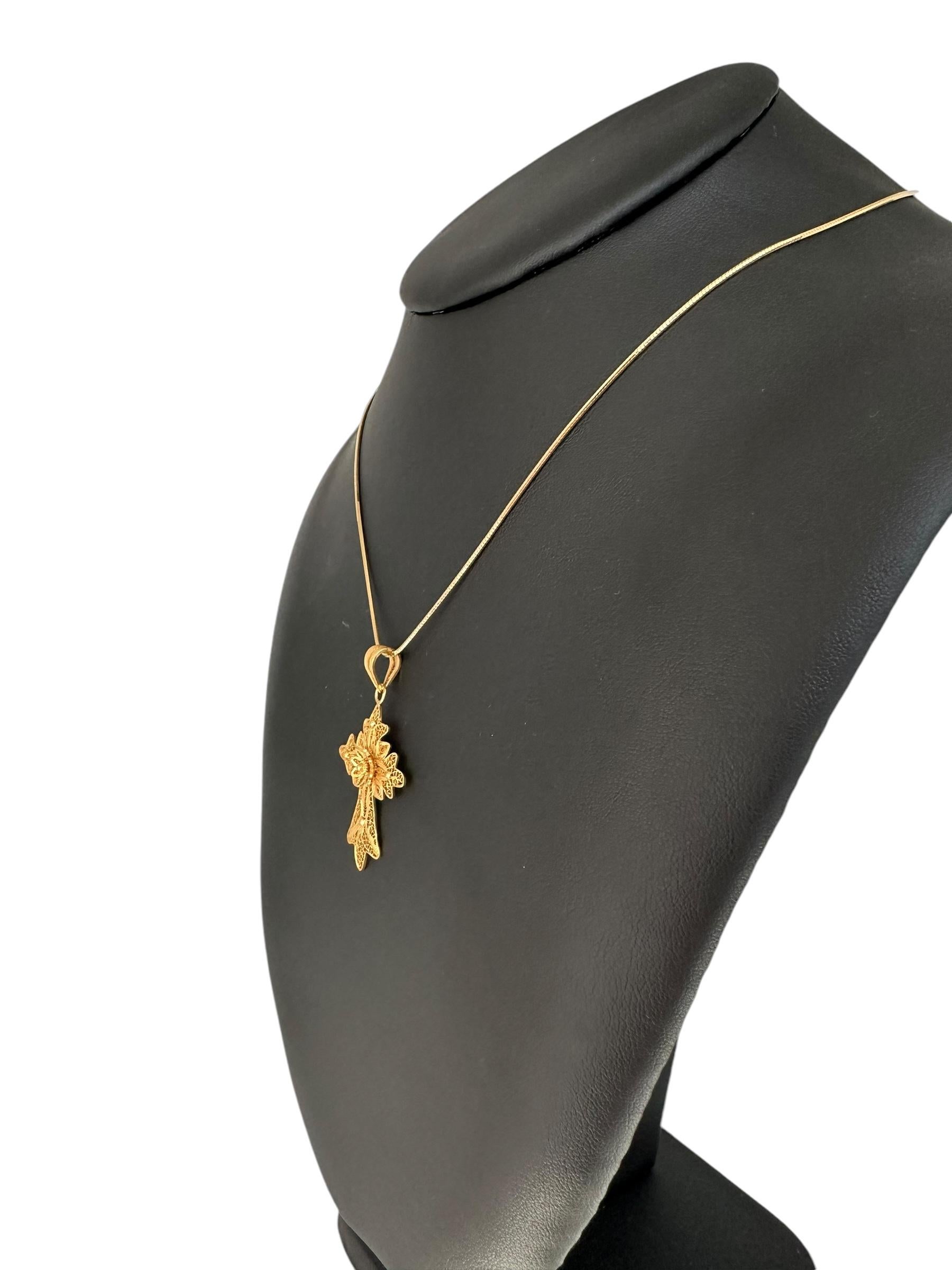 Traditionelles portugiesisches Kreuz aus 19 Karat Gelbgold, Vintage für Damen oder Herren im Angebot