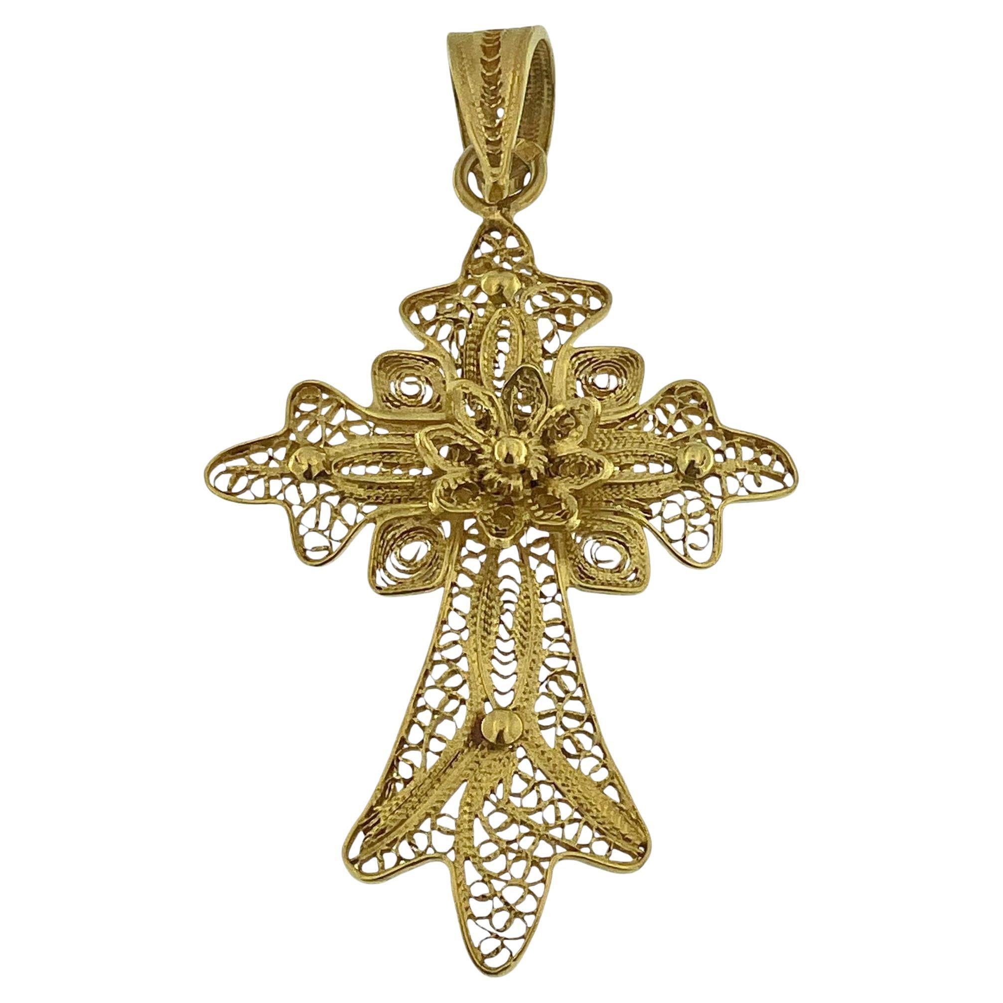 Vintage Traditional Portuguese Cross 19 karat Yellow Gold