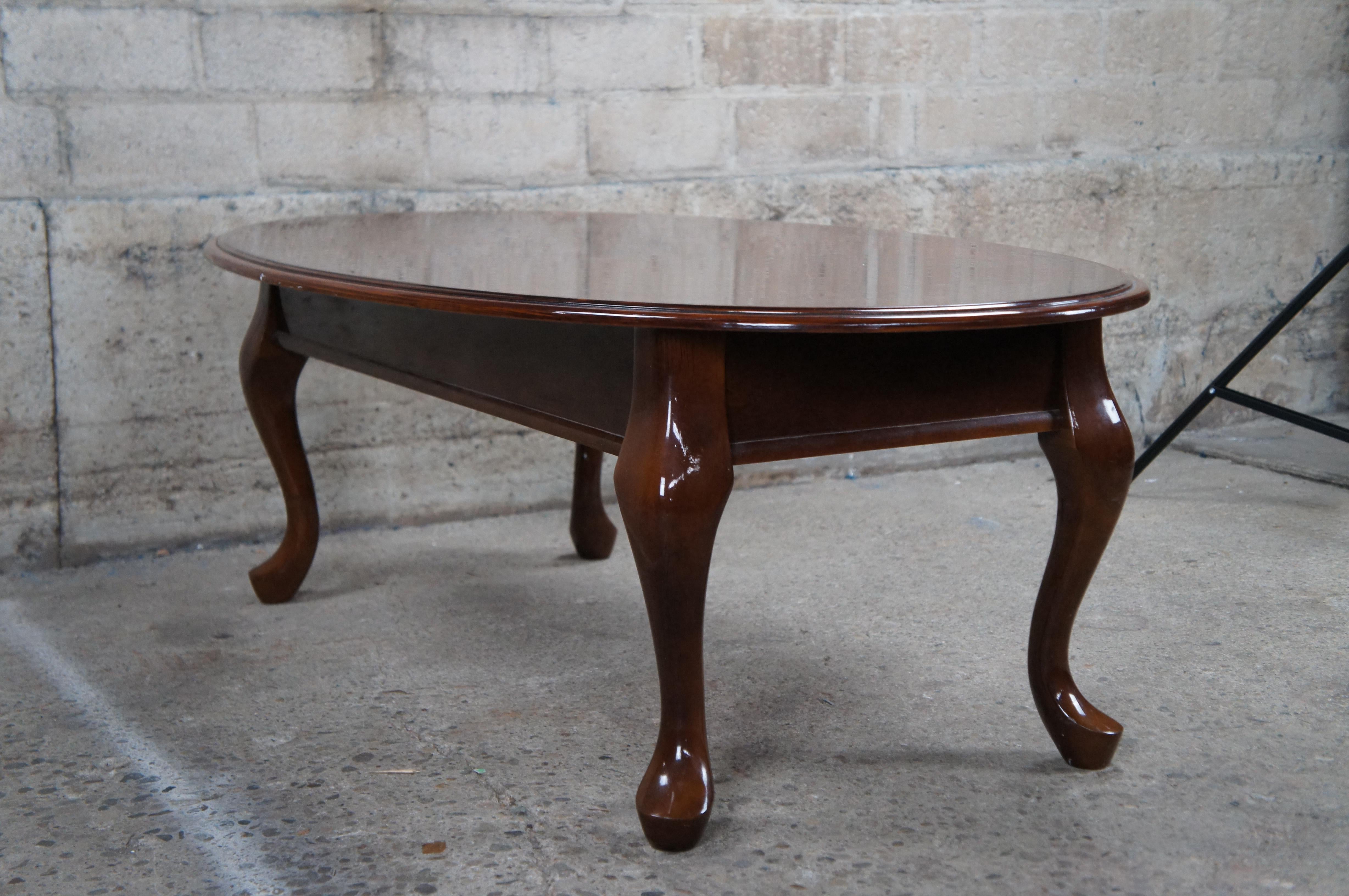 Vintage Traditional Queen Anne Cherry Oval Coffee Cocktail Table 45