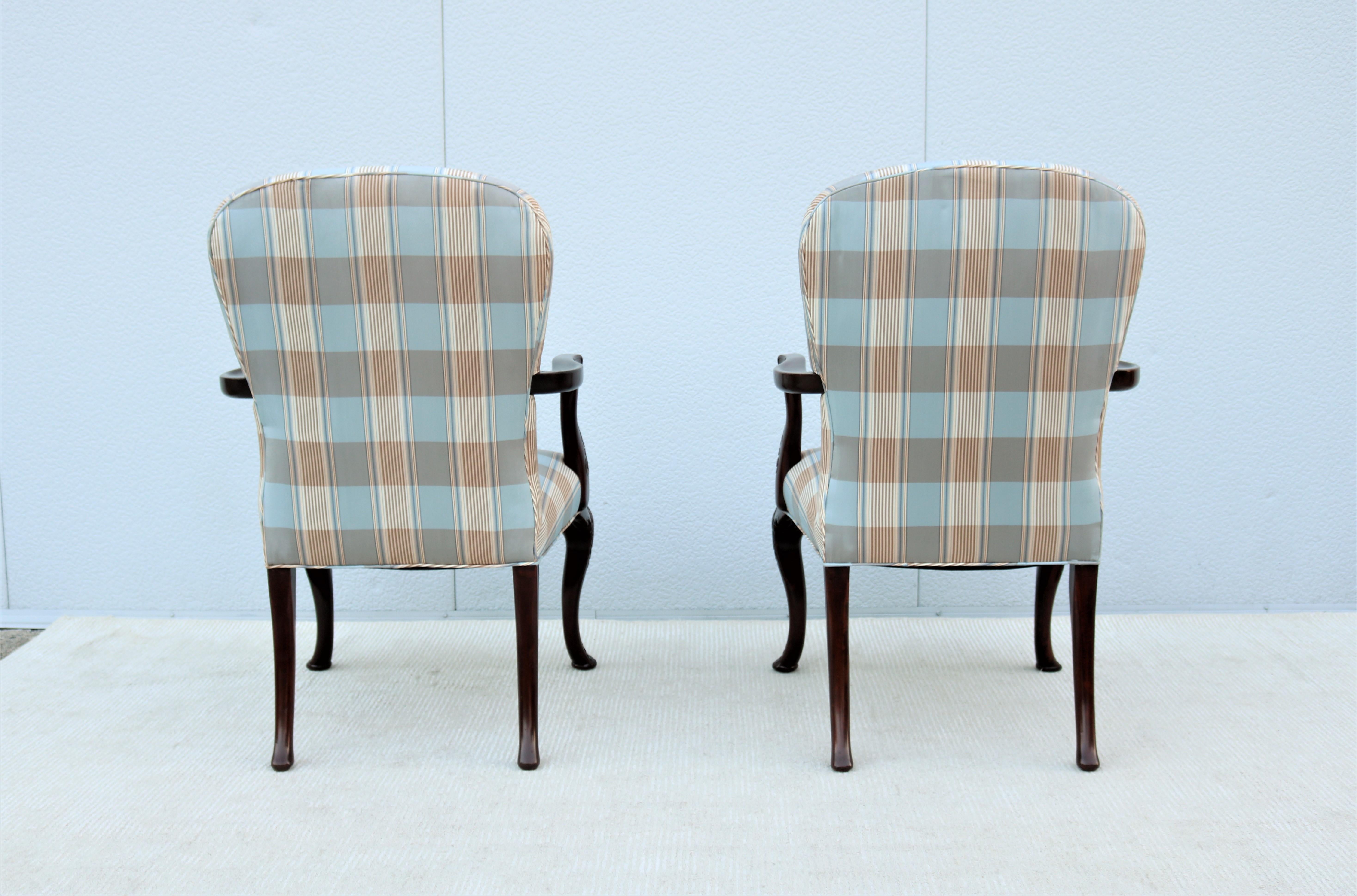 Vintage Traditional Queen Anne Style Walnut Armchairs Upholstered Back, a Pair For Sale 3