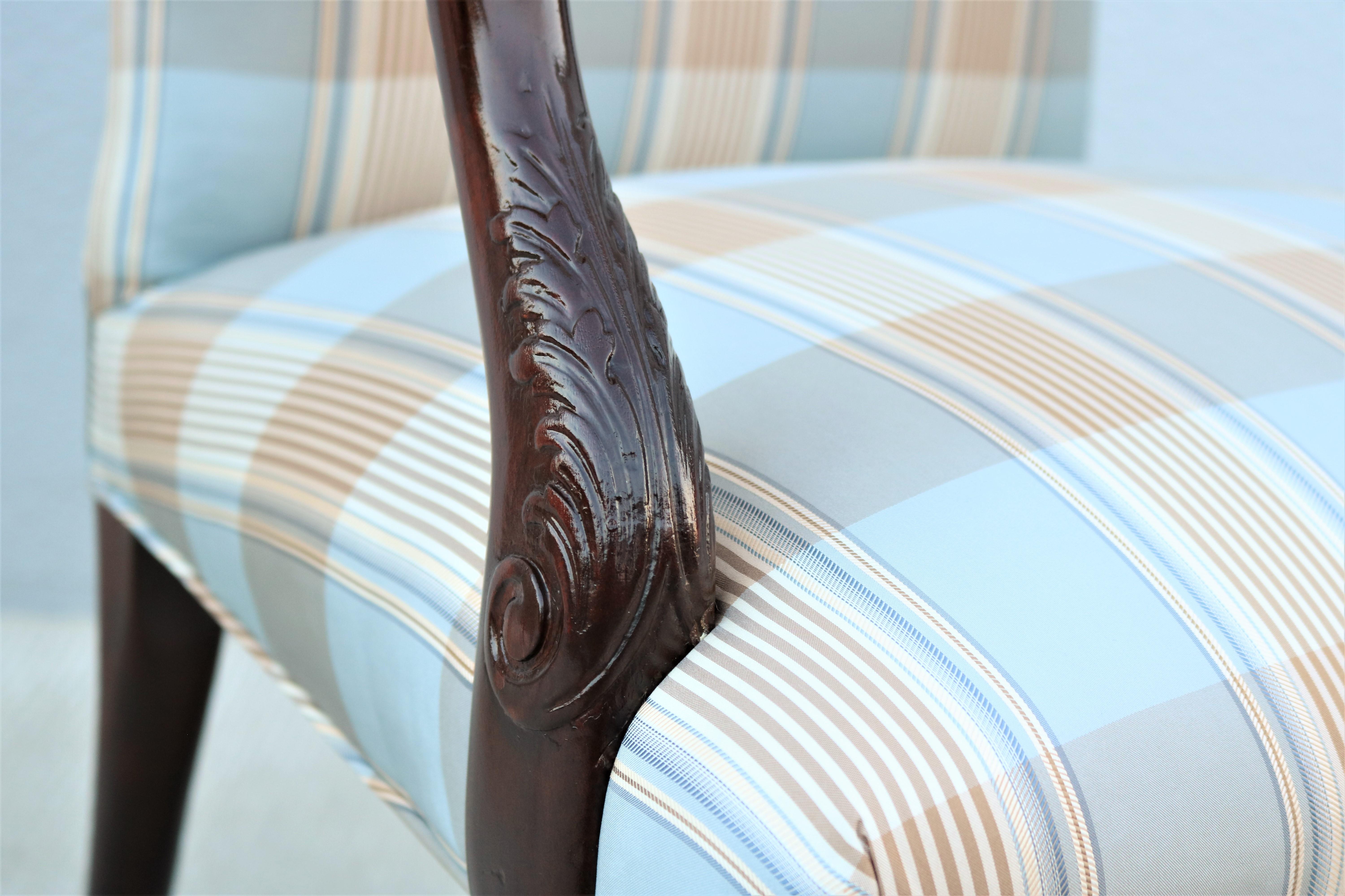 Vintage Traditionelle Queen Anne Style Nussbaum Sessel gepolstert zurück, ein Paar im Angebot 7